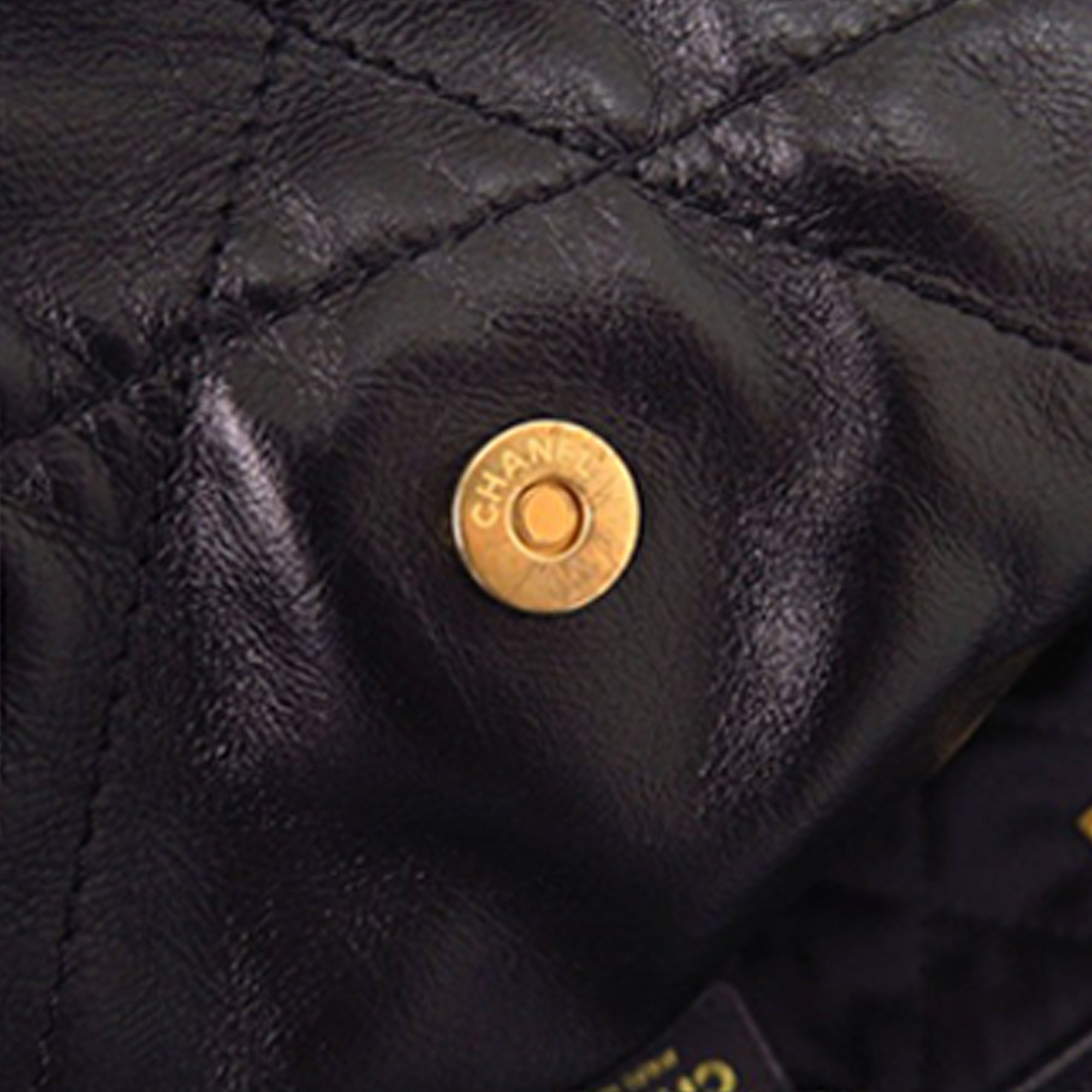 Chanel Small Quilted Shiny Calfskin 22 Handbag - image 8