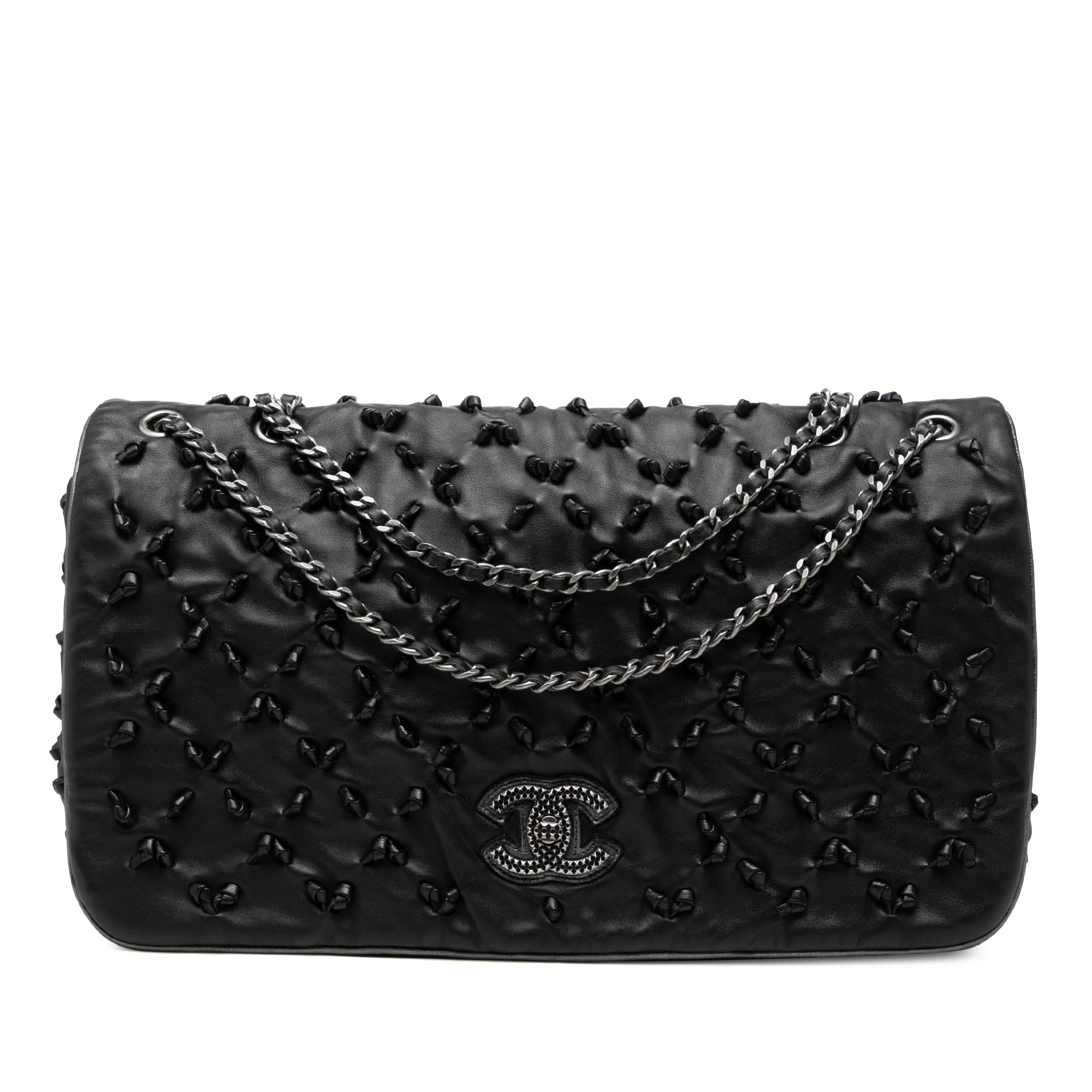 Chanel CC Lambskin Chic Knot Flap - image 1
