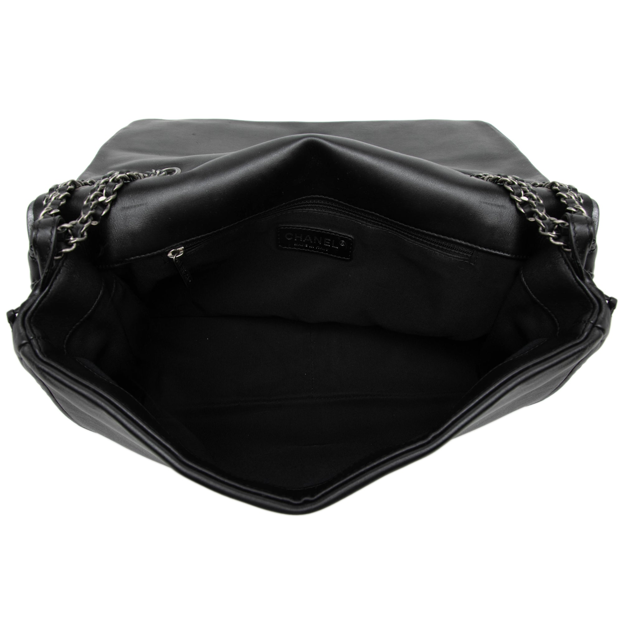 Chanel CC Lambskin Chic Knot Flap - image 4