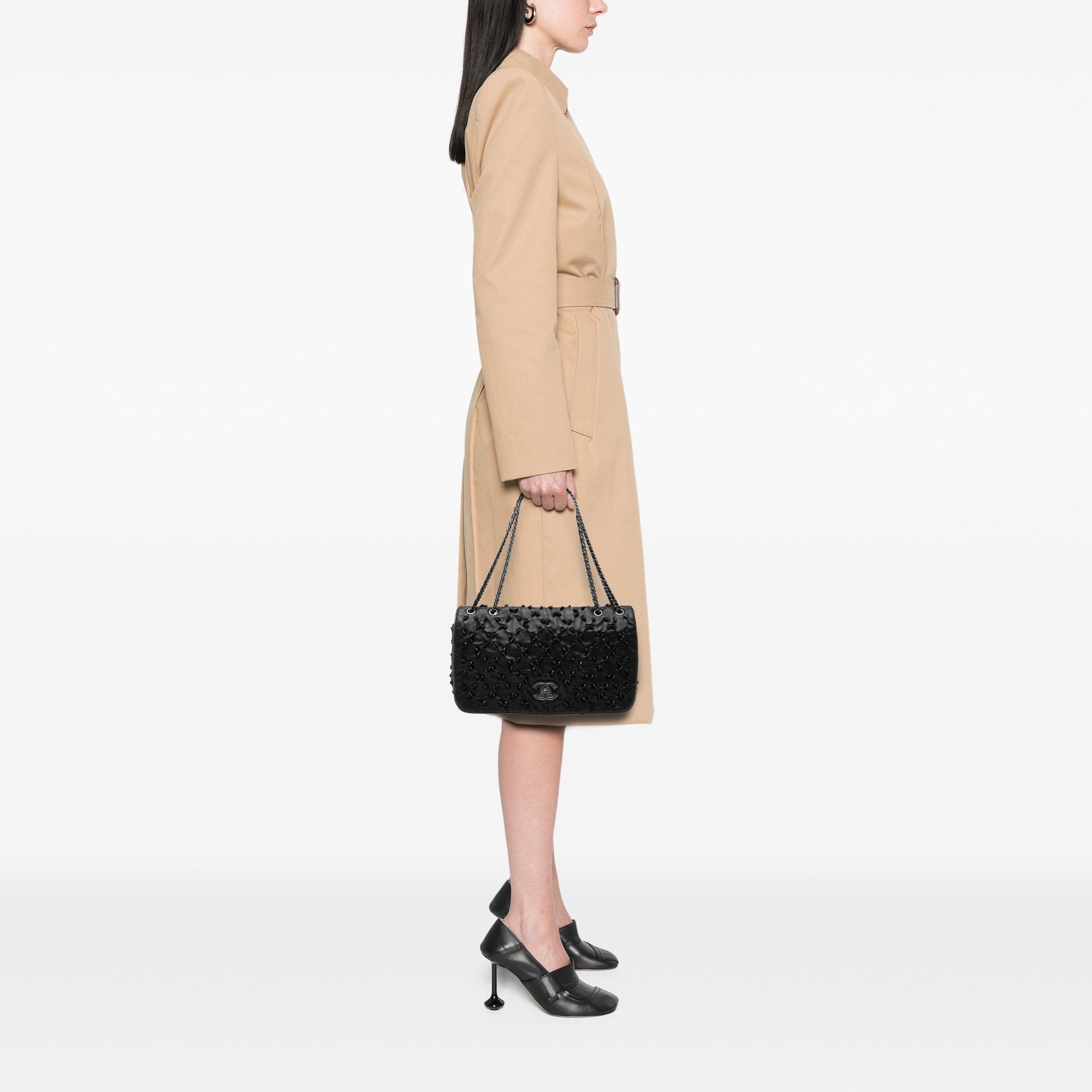 Chanel CC Lambskin Chic Knot Flap - image 6