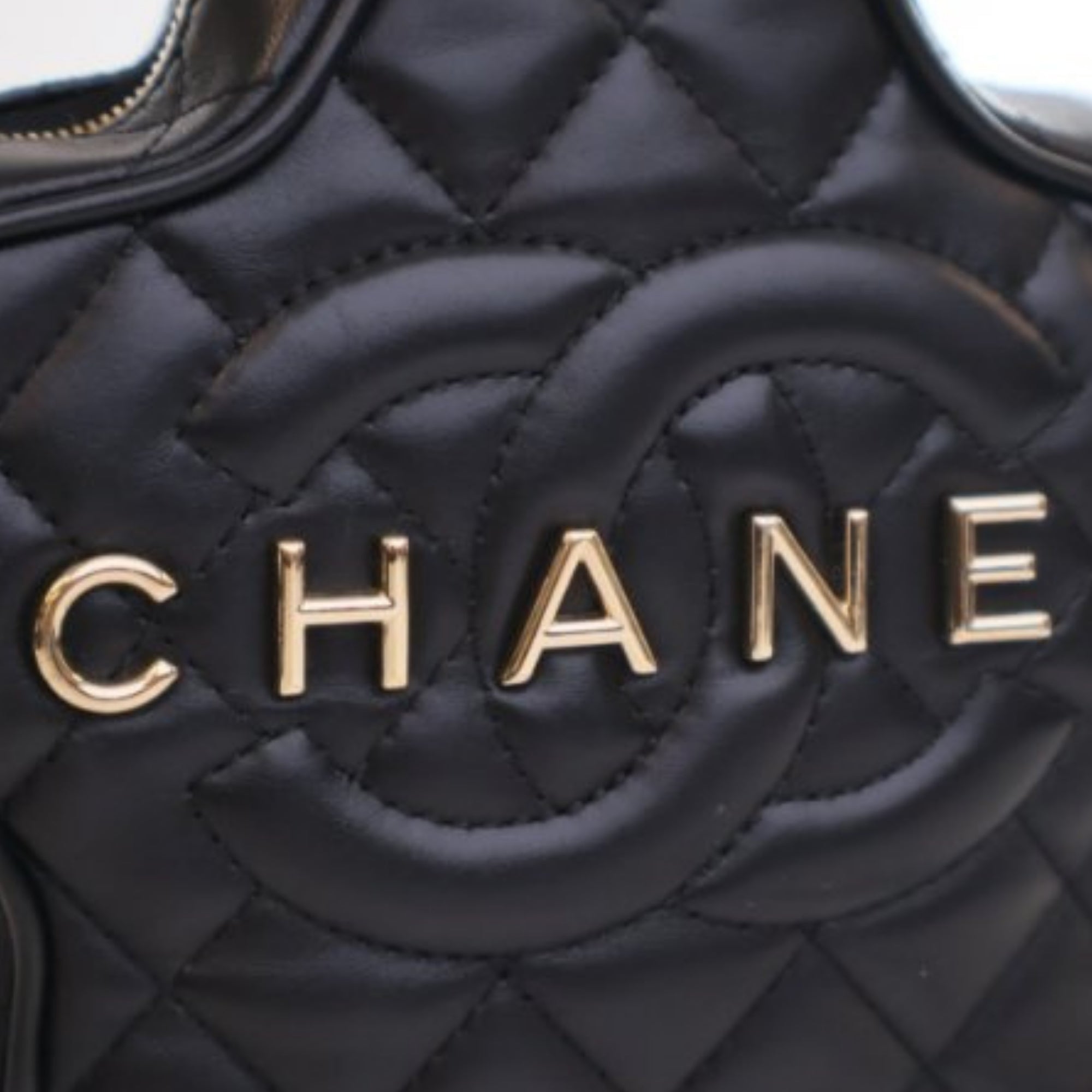 Chanel Quilted Lambskin Walk Of Fame Star Crossbody - image 4