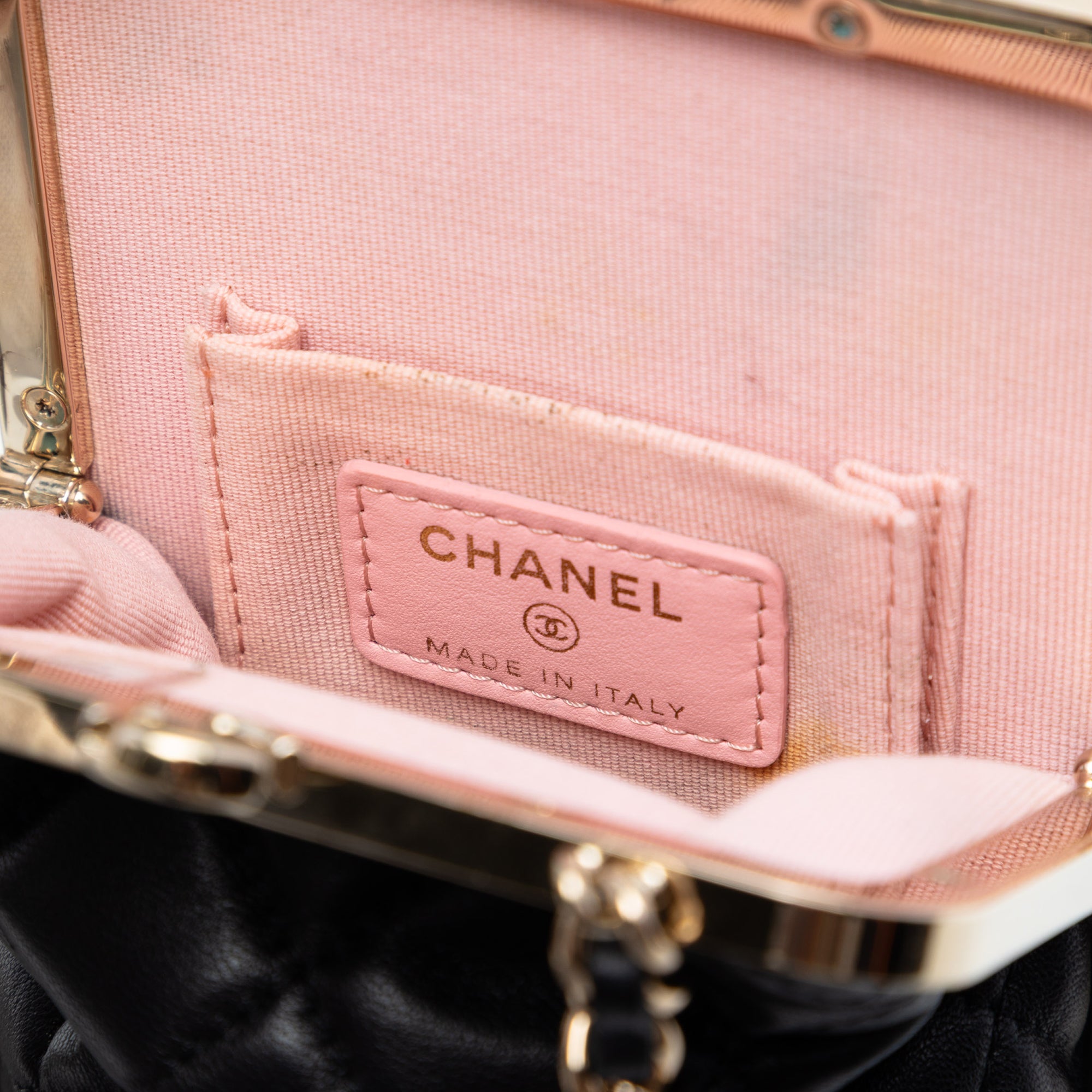 Chanel CC Quilted Acrylic and Lambskin Evening Clutch With Chain - image 5