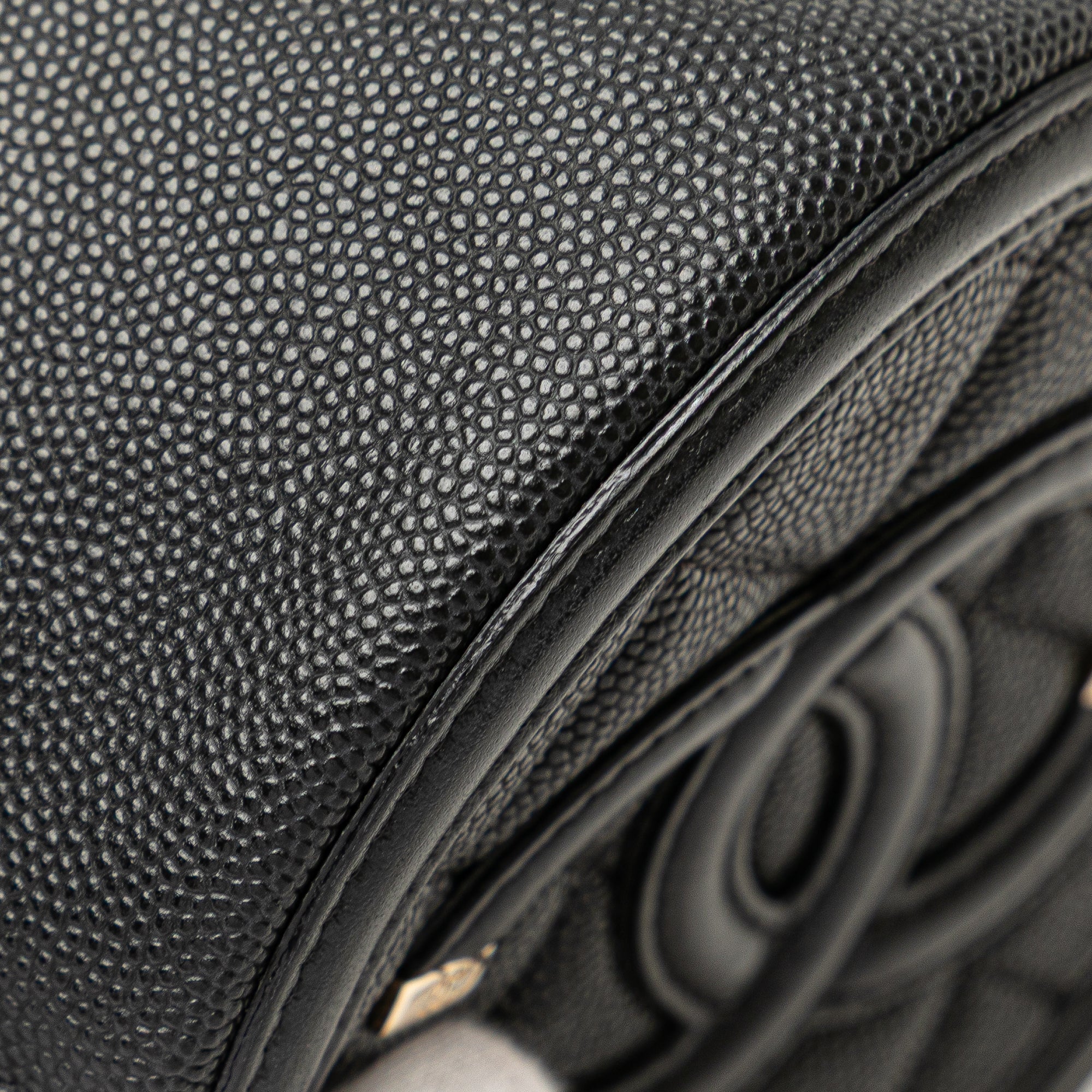 Chanel Caviar CC Filigree Round Clutch with Chain - image 8