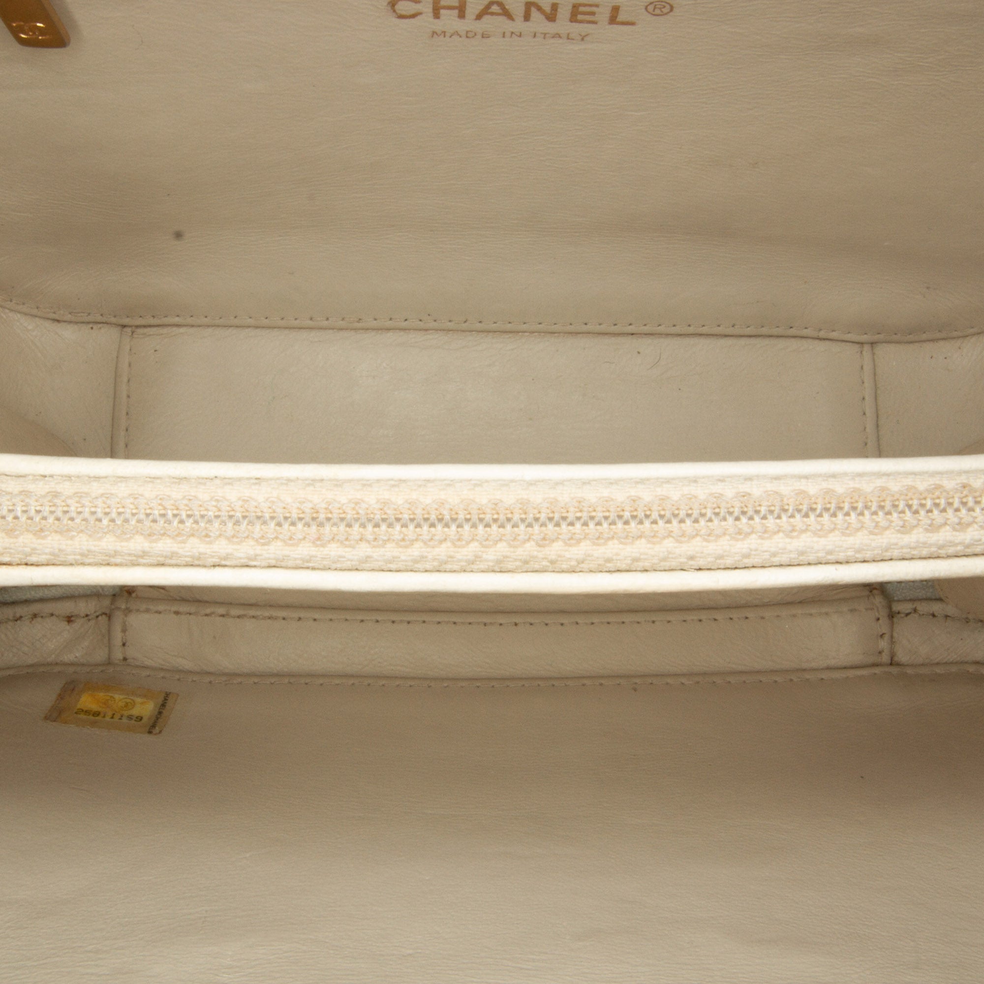 Chanel Medium Caviar Filigree Vanity Case - image 6