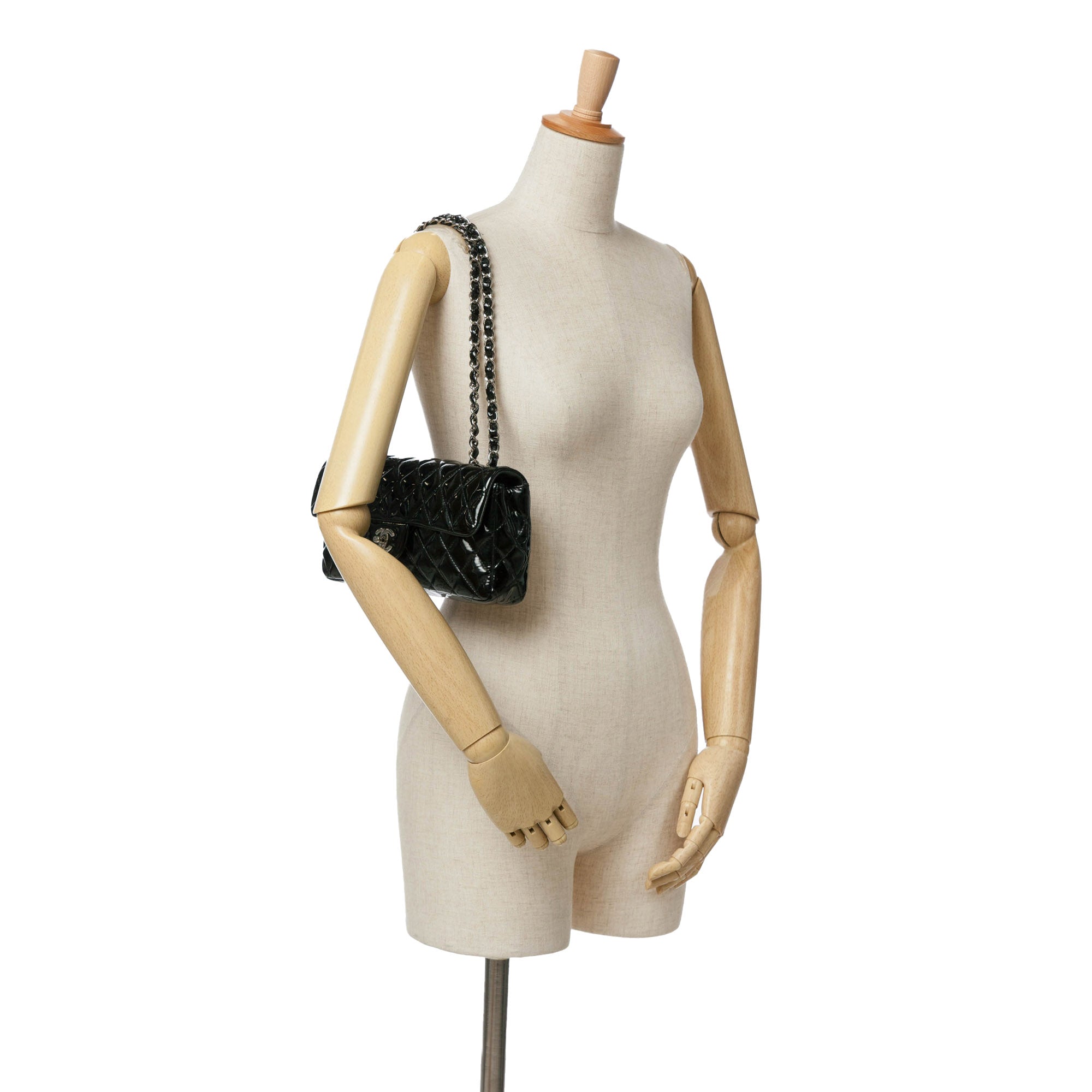 Chanel Classic Patent East West Single Flap - image 9
