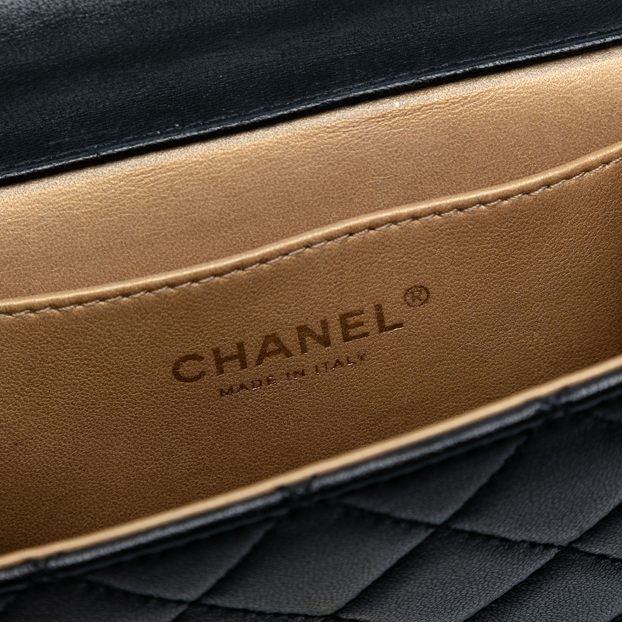 Chanel Small Lambskin Chic Pearls Flap - image 5