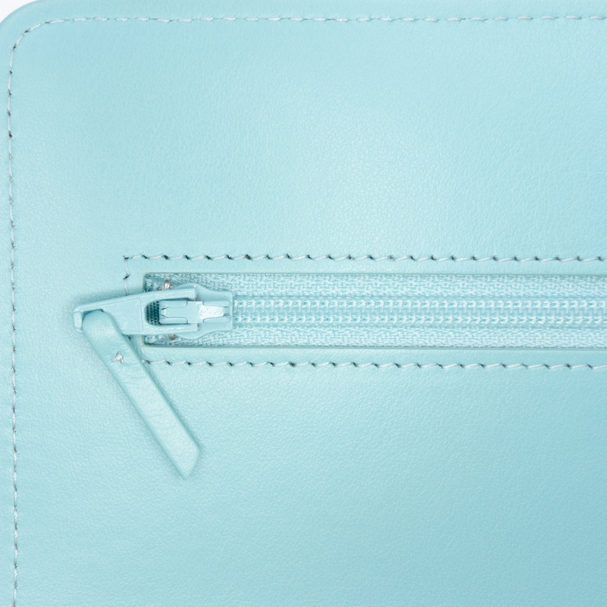 Chanel Denim 19 Wallet on Chain - image 5
