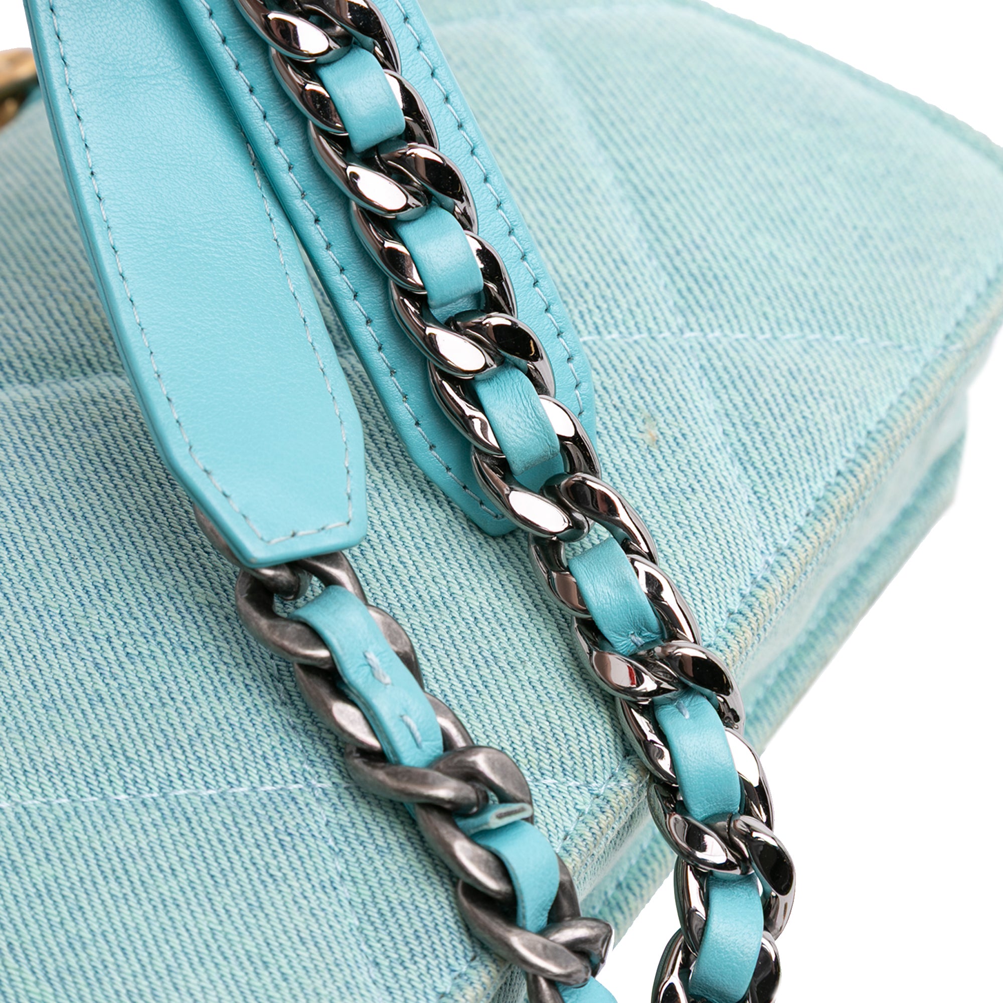Chanel Denim 19 Wallet on Chain - image 8
