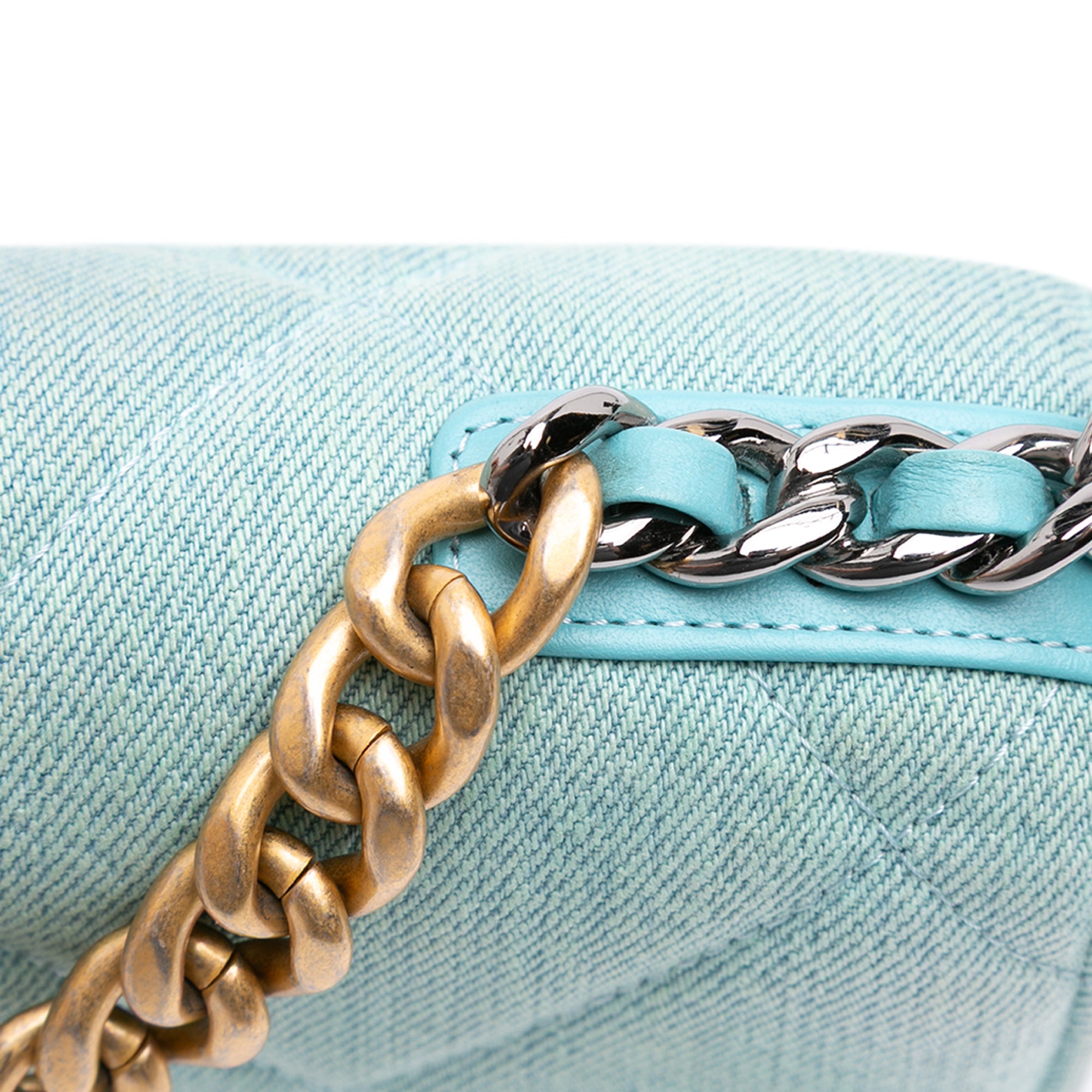 Chanel Denim 19 Wallet on Chain - image 9