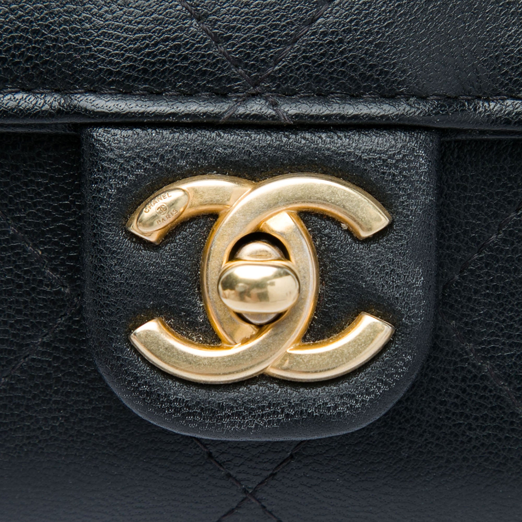 Chanel Quilted Goatskin Chic Pearls Clutch with Chain - image 6