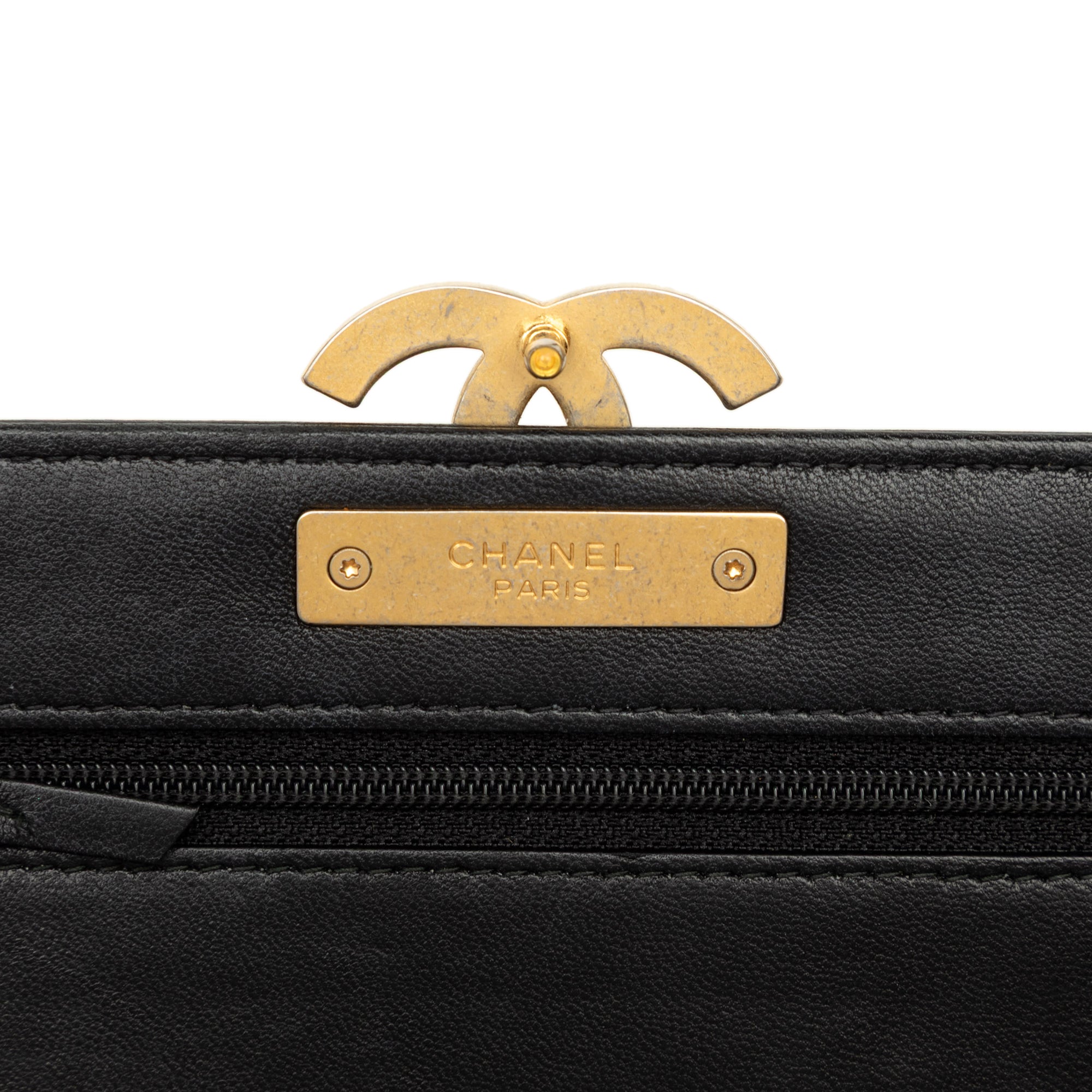 Chanel CC Quilted Lambskin Chic Wallet on Chain - image 5