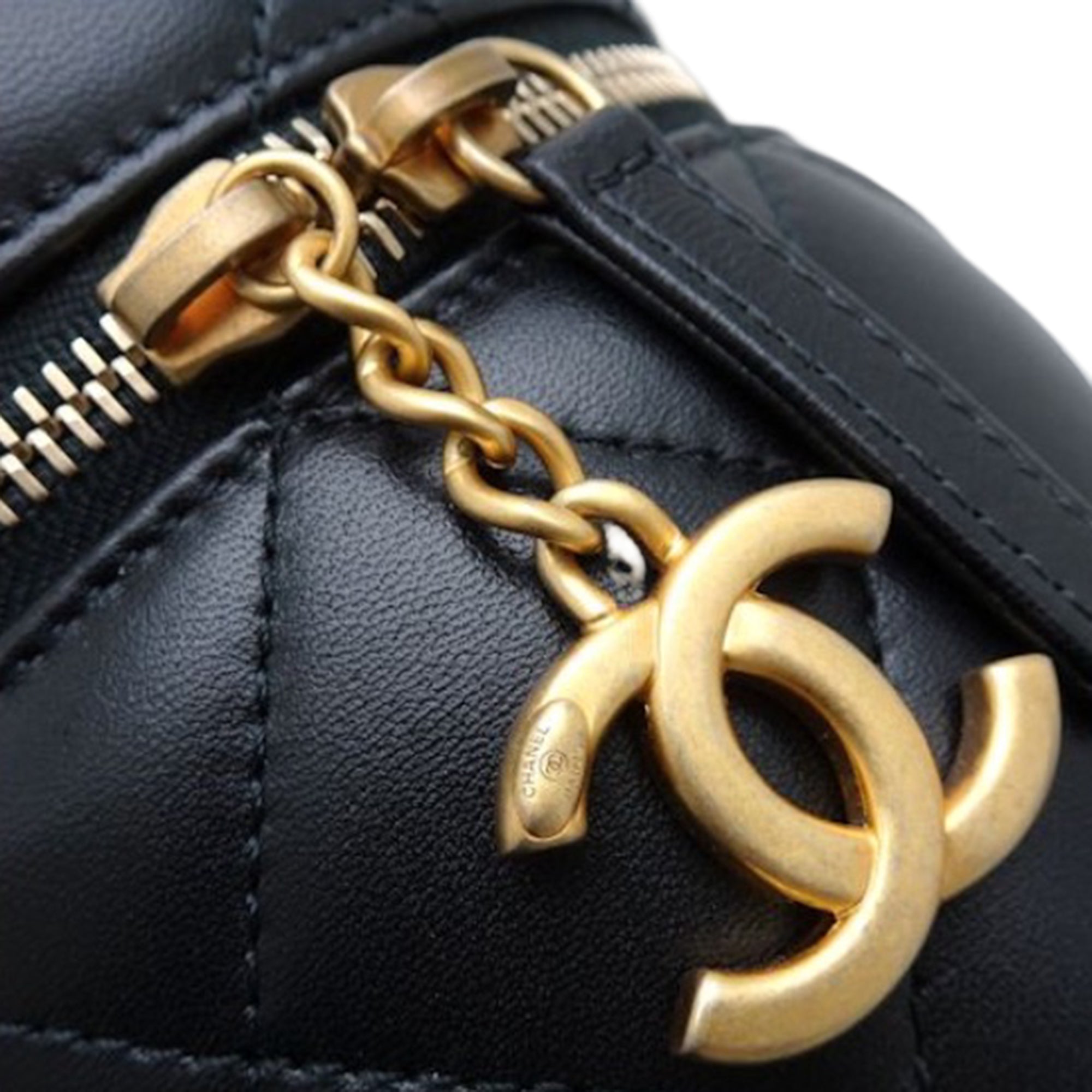 Chanel Small Quilted Lambskin Side Note Vanity Case - image 7