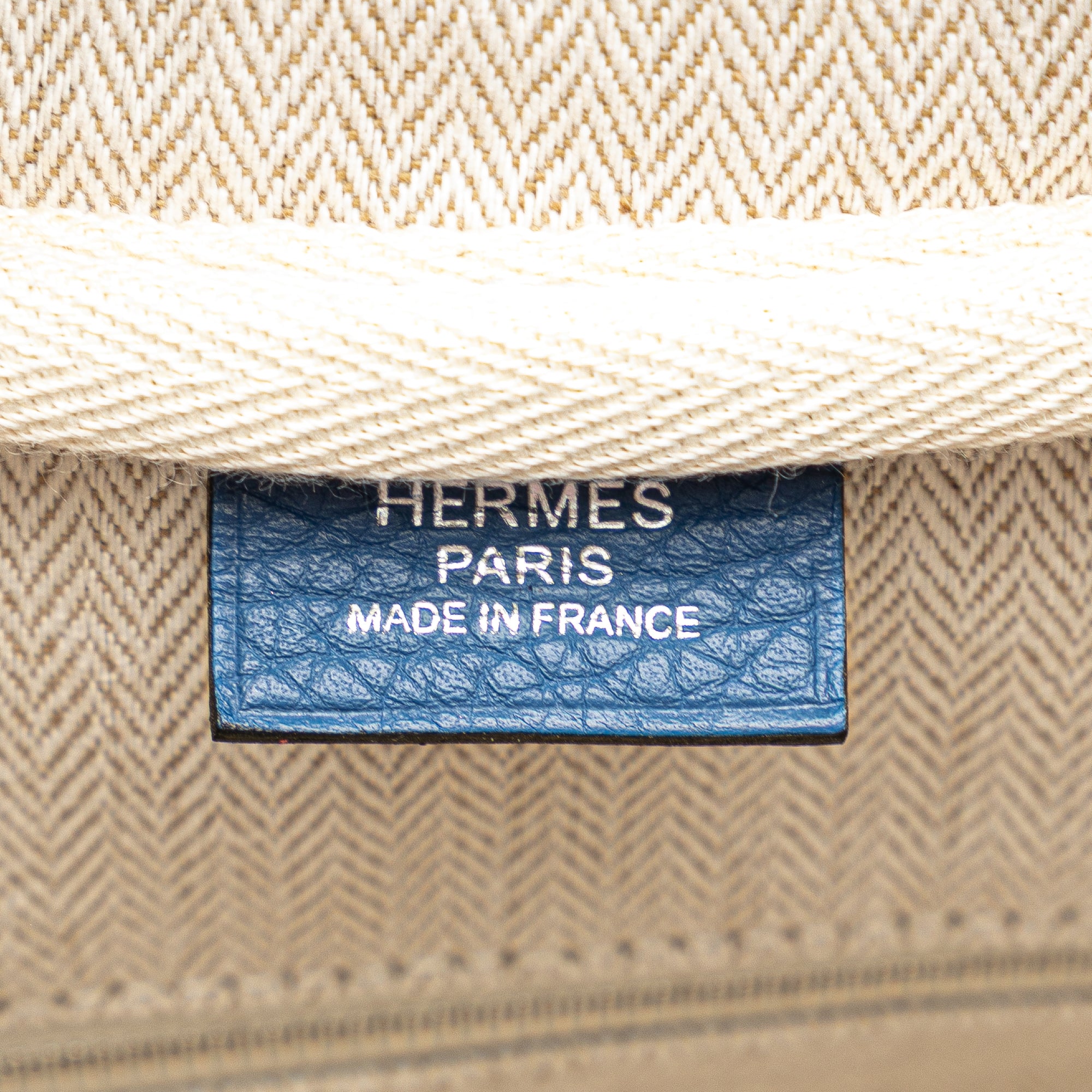 Hermès Clemence Victoria II 35 - image 5