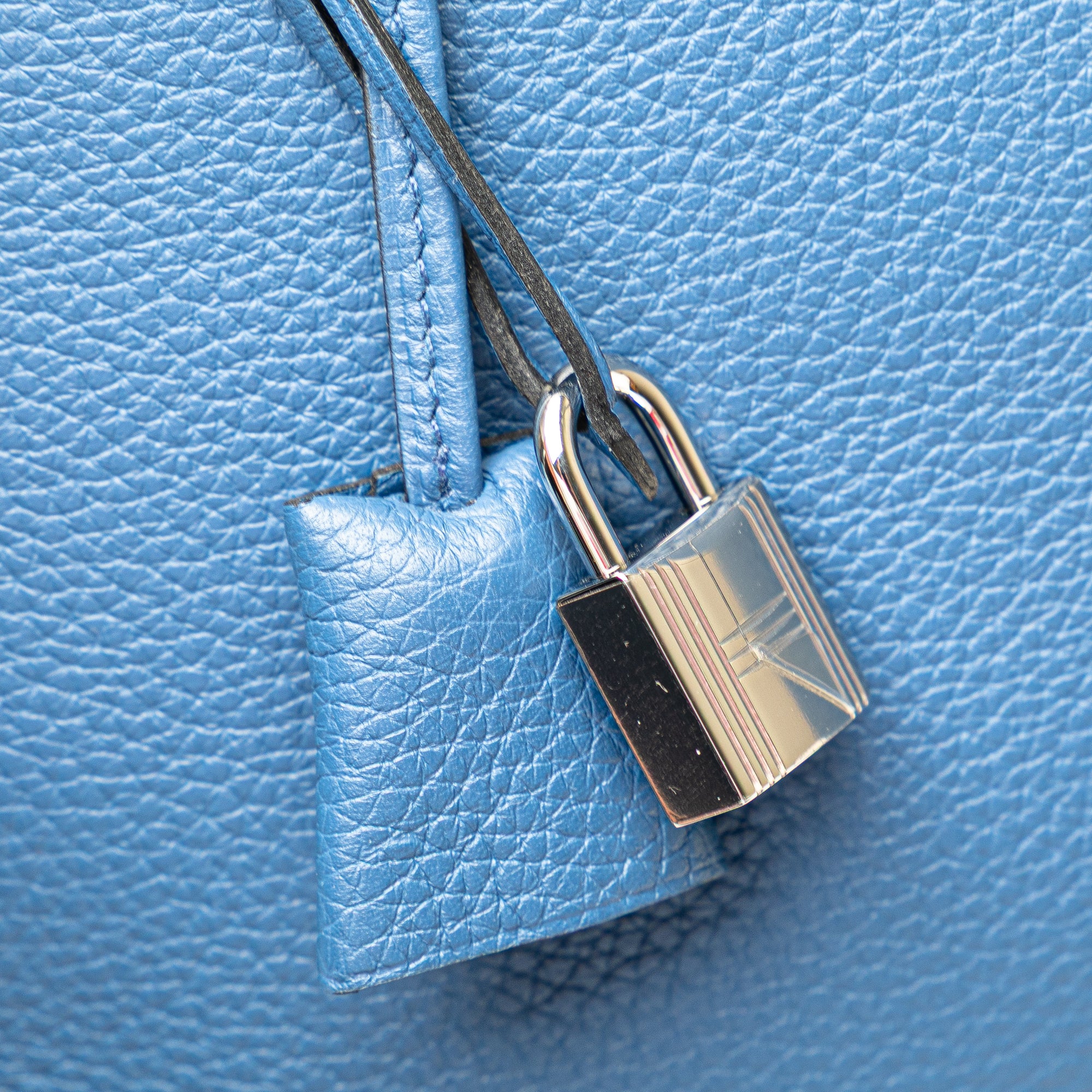 Hermès Clemence Victoria II 35 - image 8