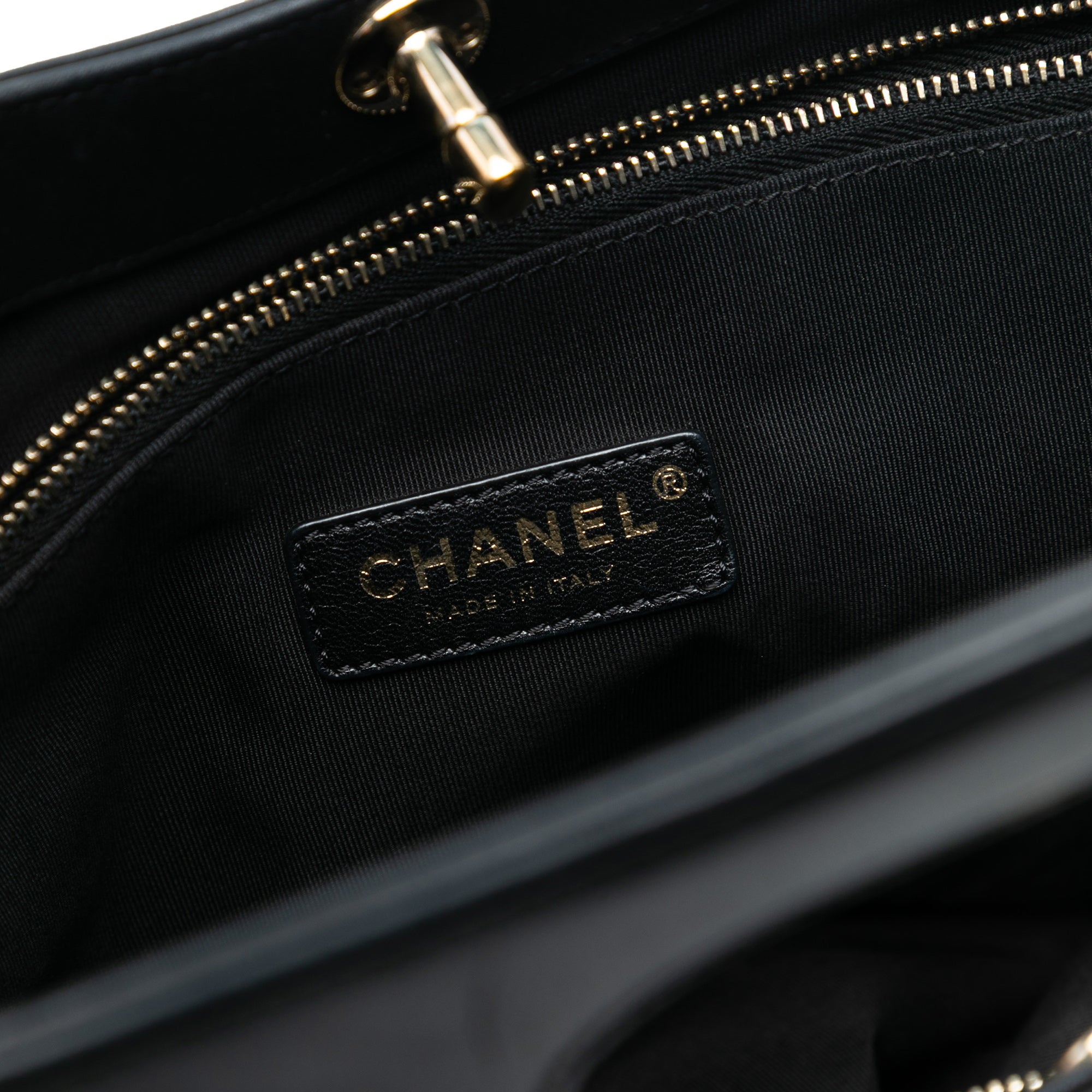 Chanel Large Quilted Shiny Aged Calfskin 31 Shopping Bag - image 6