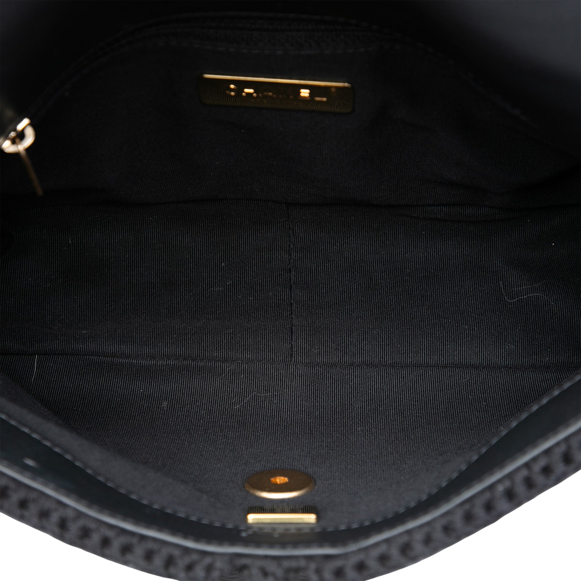 Chanel Medium Crochet 19 Flap - image 4
