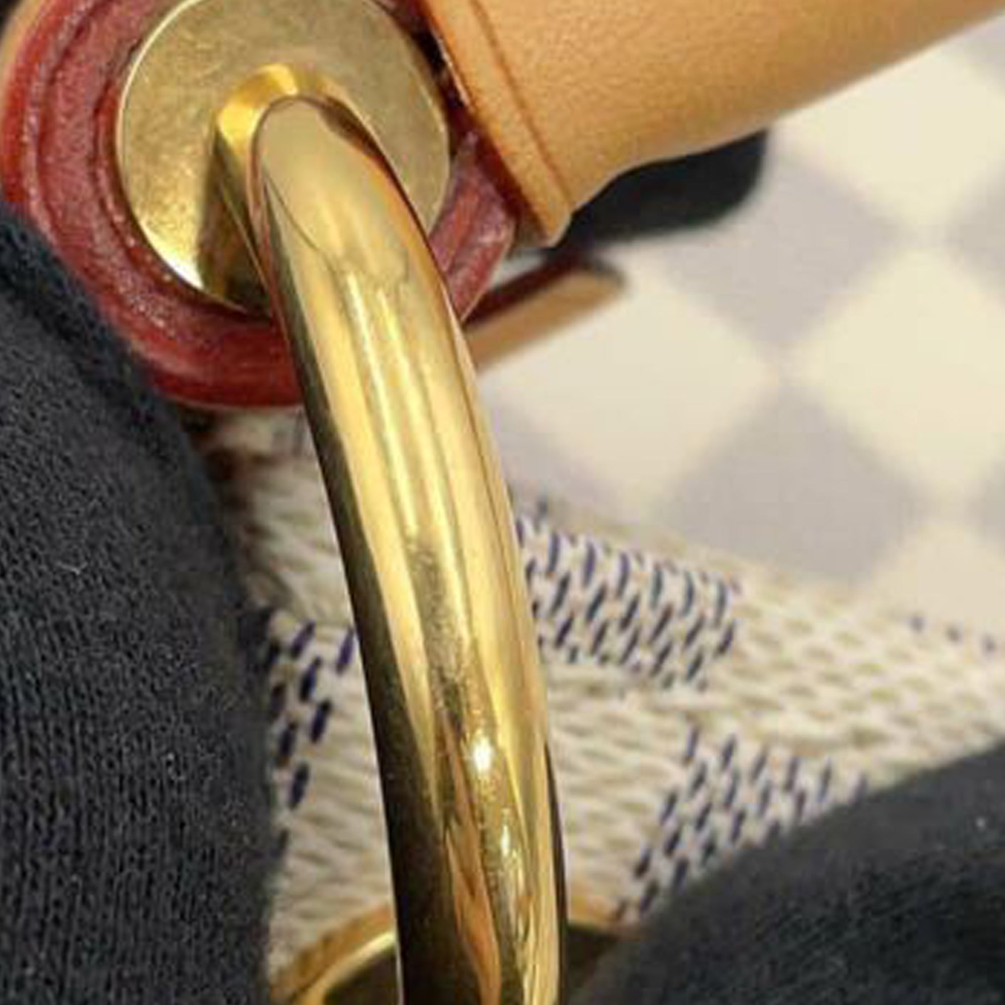 Louis Vuitton Damier Azur Artsy MM - image 9