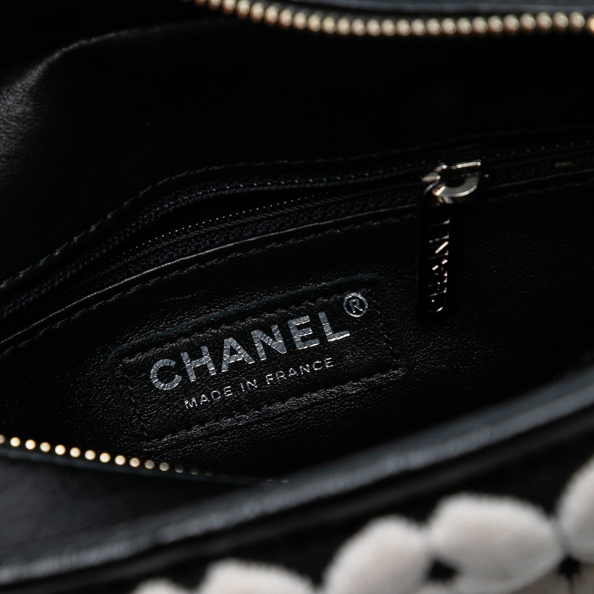 Chanel Small Knit and Calfskin Gabrielle Hobo - image 5