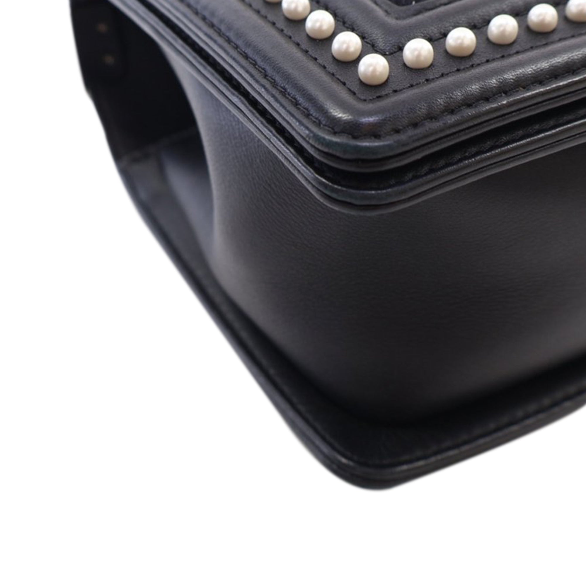 Chanel Old Medium Quilted Tweed and Calfskin Pearl Boy Flap - image 7