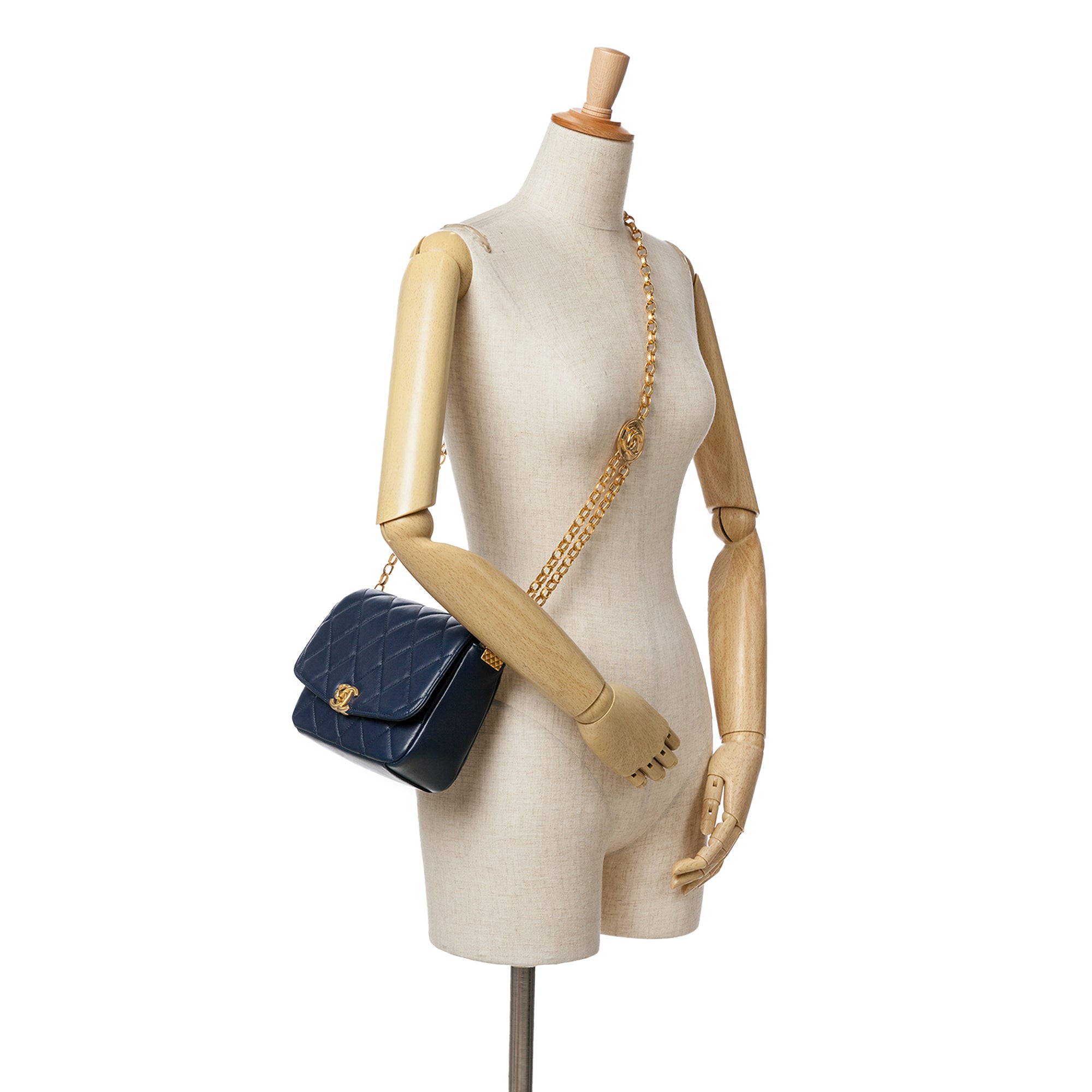 Chanel Lambskin CC Coin Flap - image 9