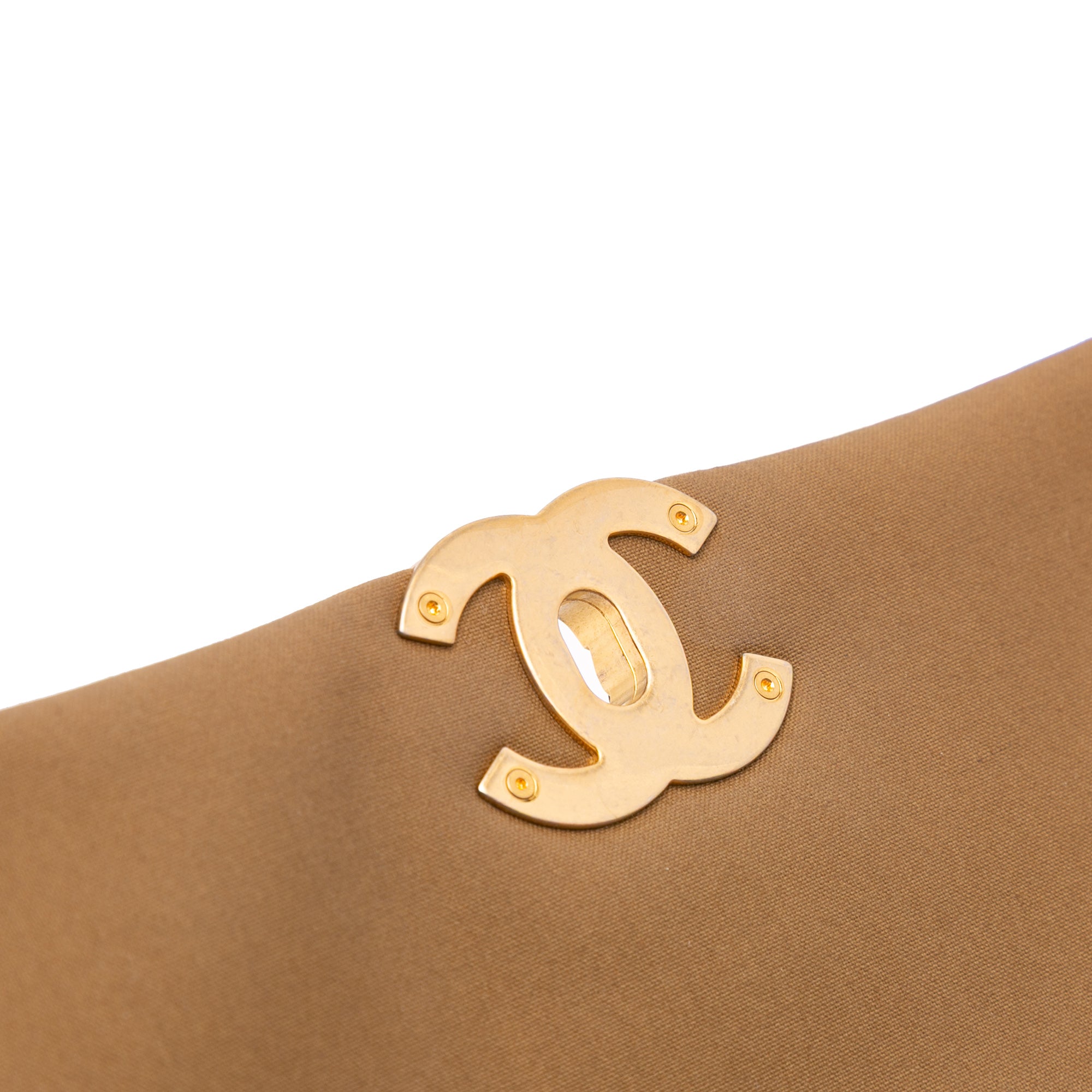 Chanel Maxi Canvas 19 Flap - image 7