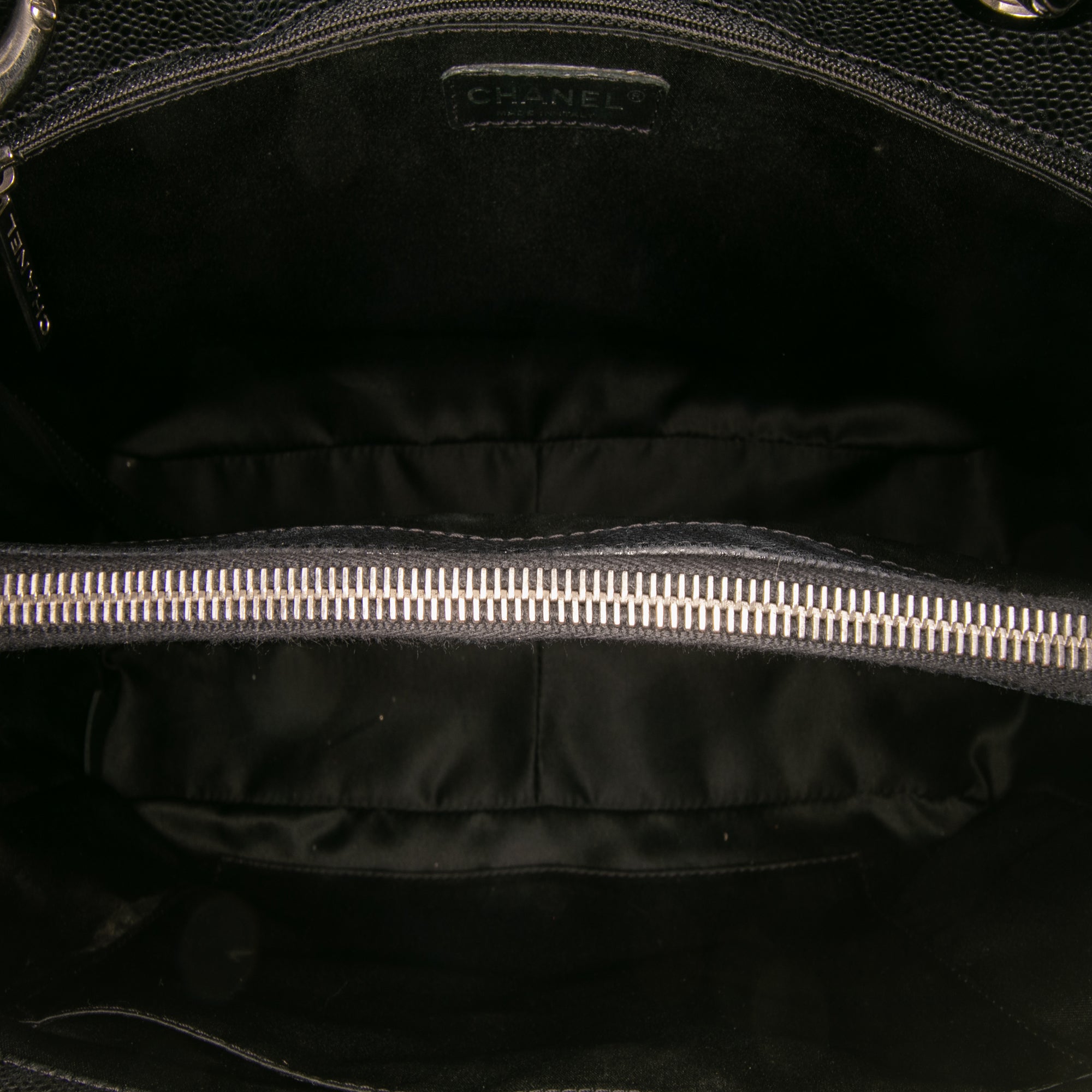 Chanel Caviar Grand Shopping Tote - image 4