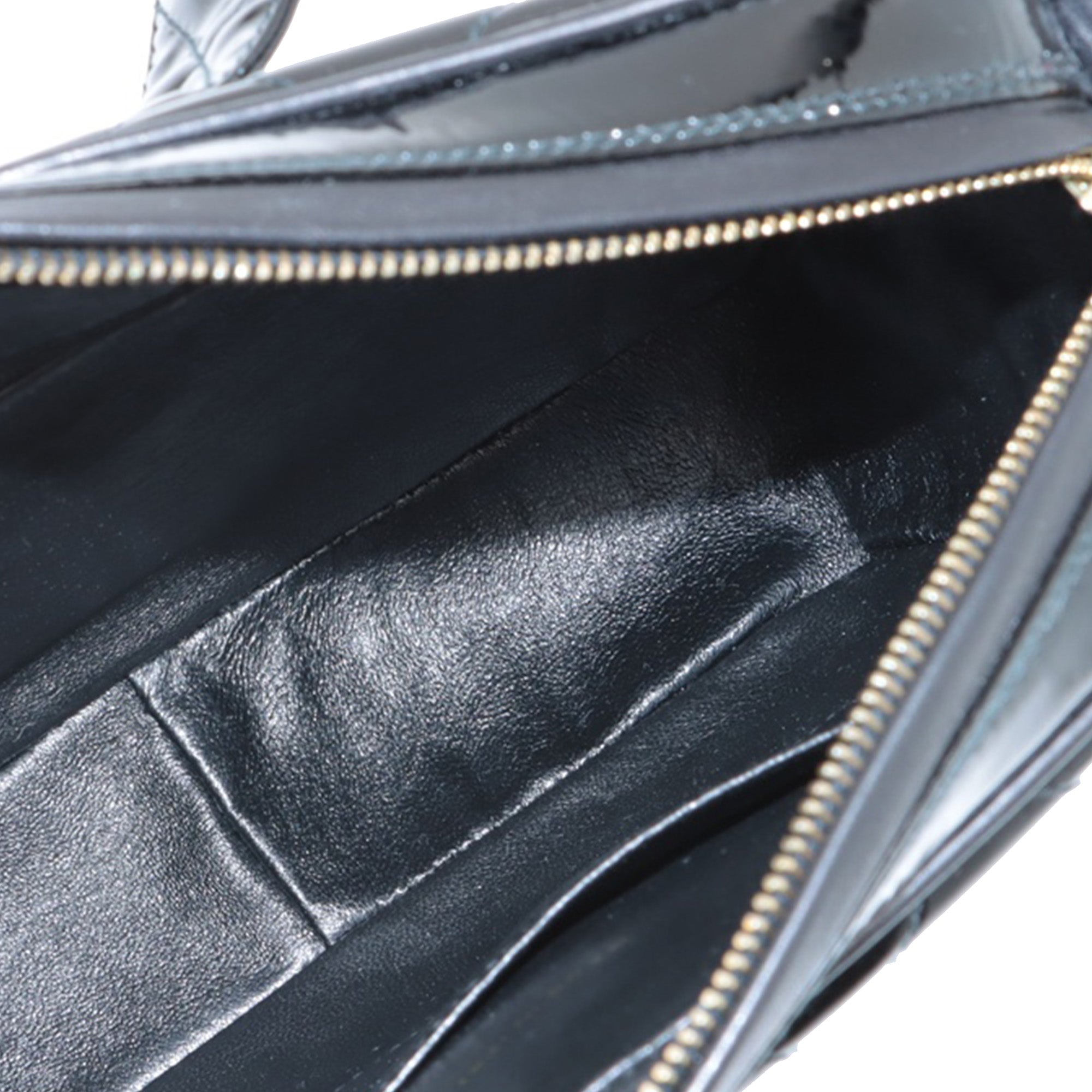 Chanel CC Quilted Patent Camera Bag - image 6