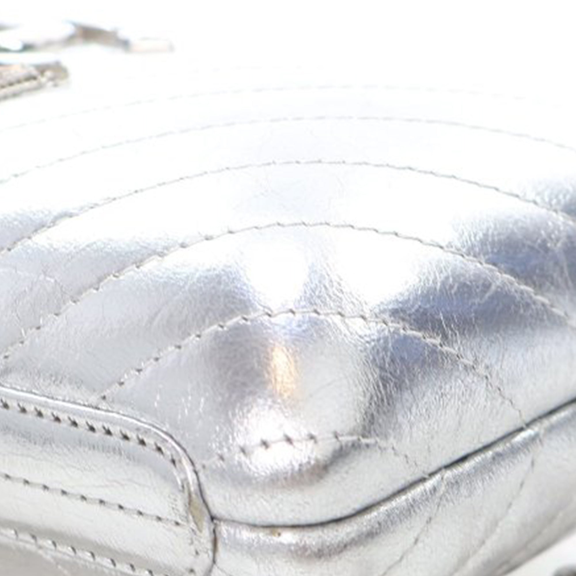 Chanel CC Chevron Metallic Crumpled Lambskin Fringe Evening Bag - image 13