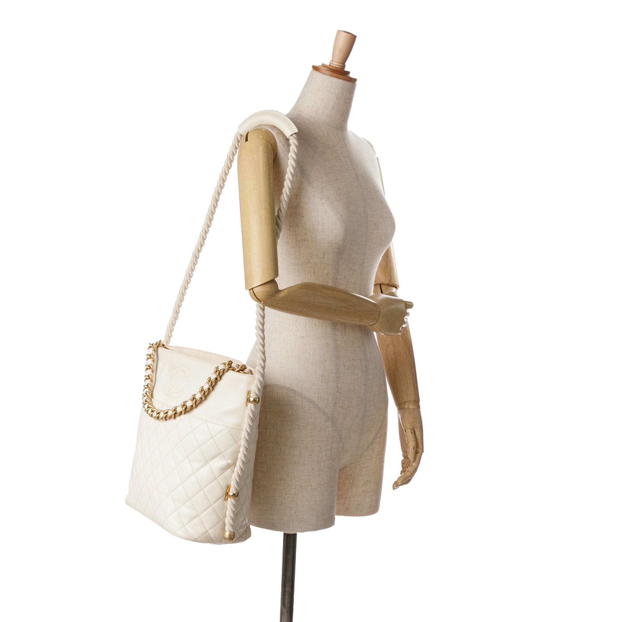 Chanel Crumpled Calfskin En Vogue Rope Satchel - image 12