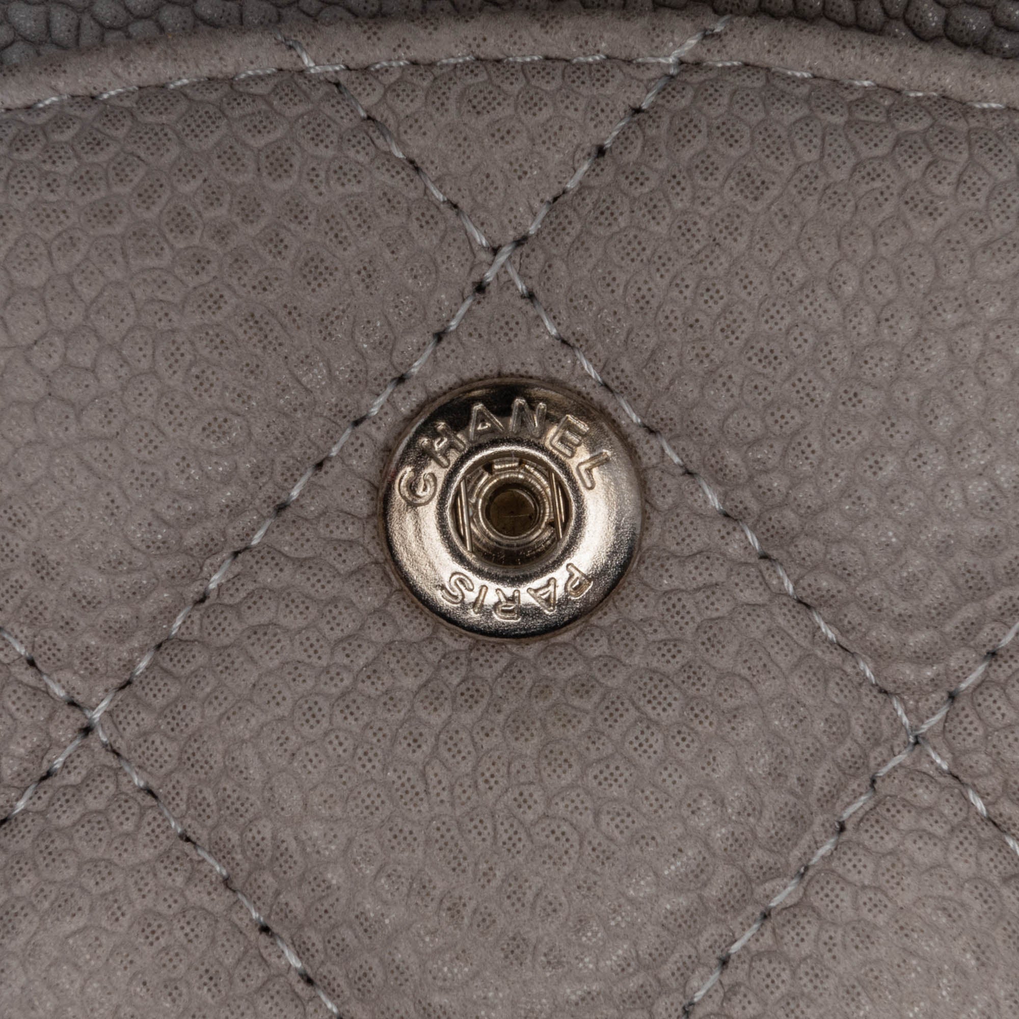 Chanel Jumbo Classic Caviar Double Flap - image 7