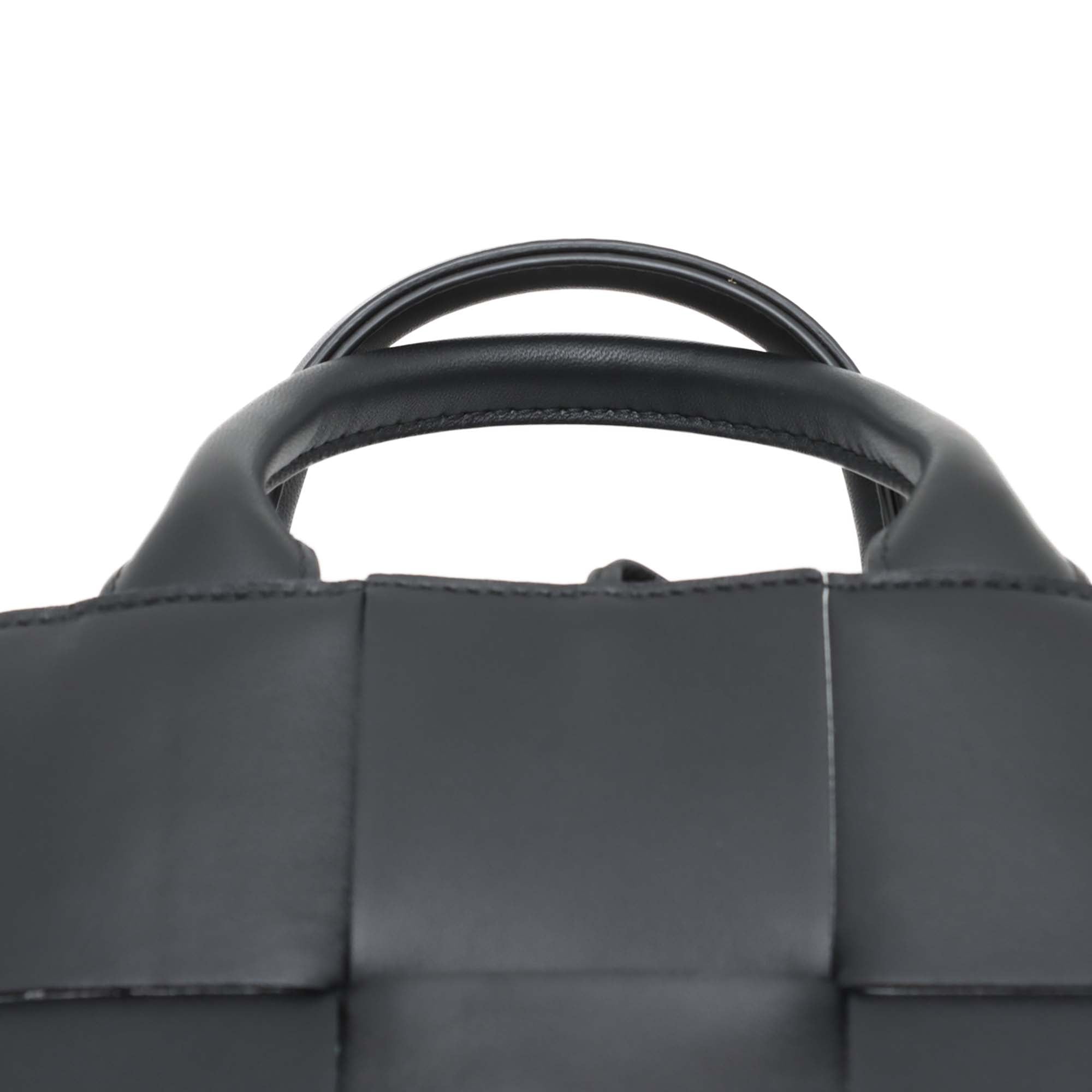 Bottega Veneta Candy Nappa Maxi Intrecciato Arco Tote - image 8