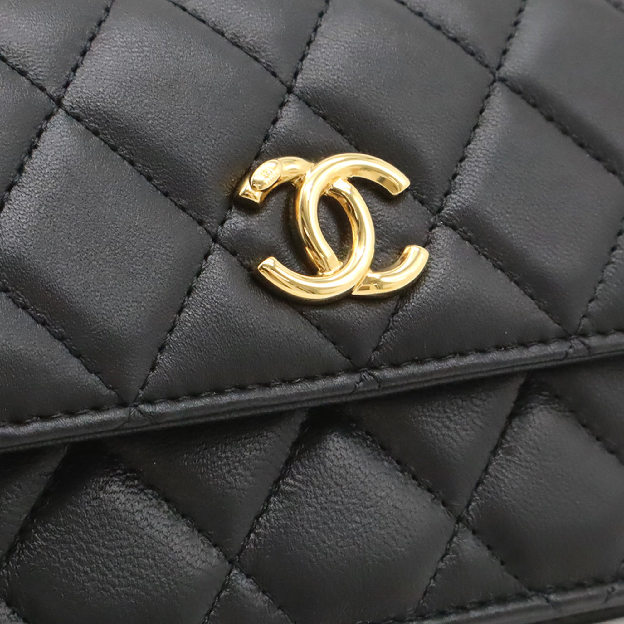Chanel CC Quilted Lambskin Wooden Beads Top Handle Wallet On Chain - image 4