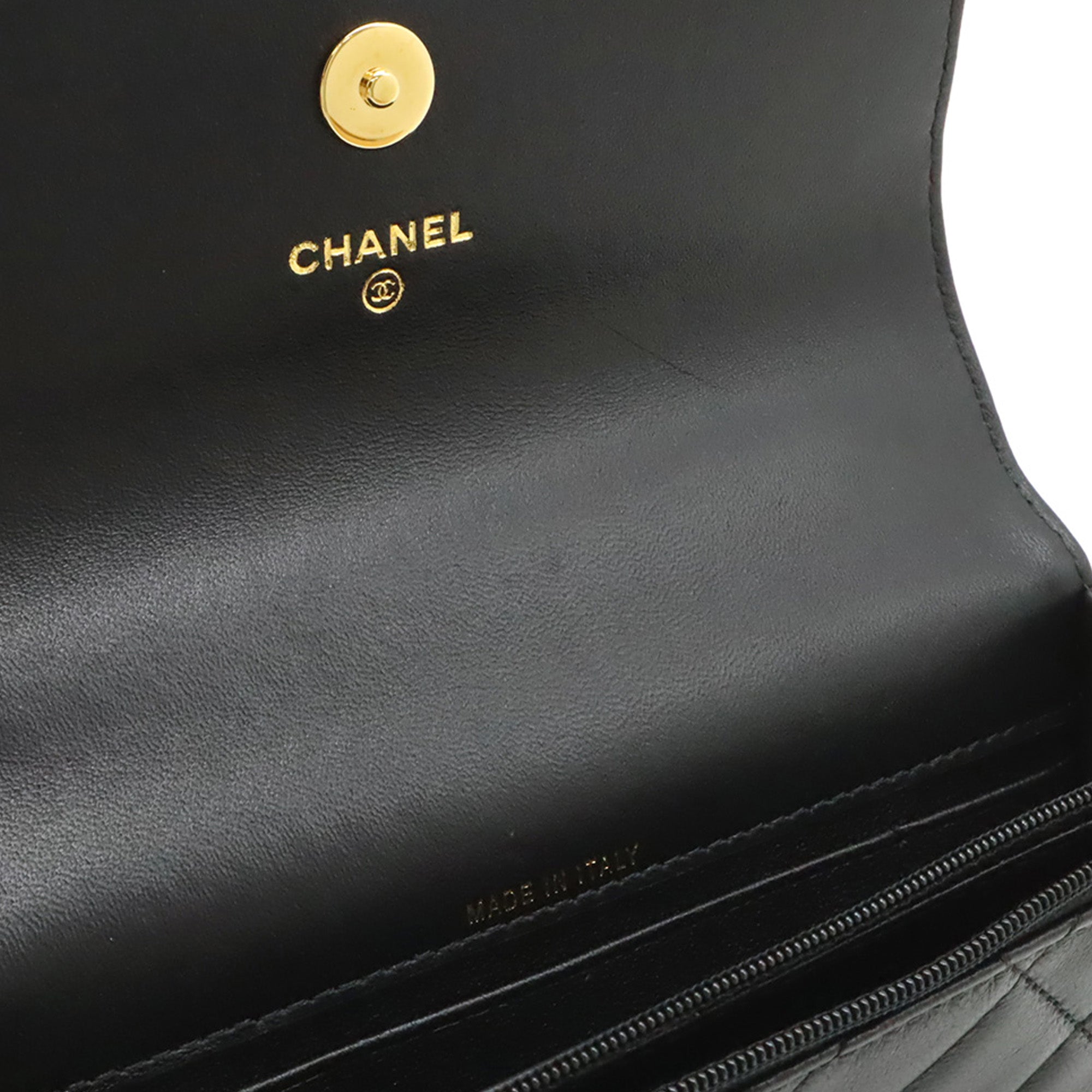 Chanel CC Quilted Lambskin Wooden Beads Top Handle Wallet On Chain - image 6
