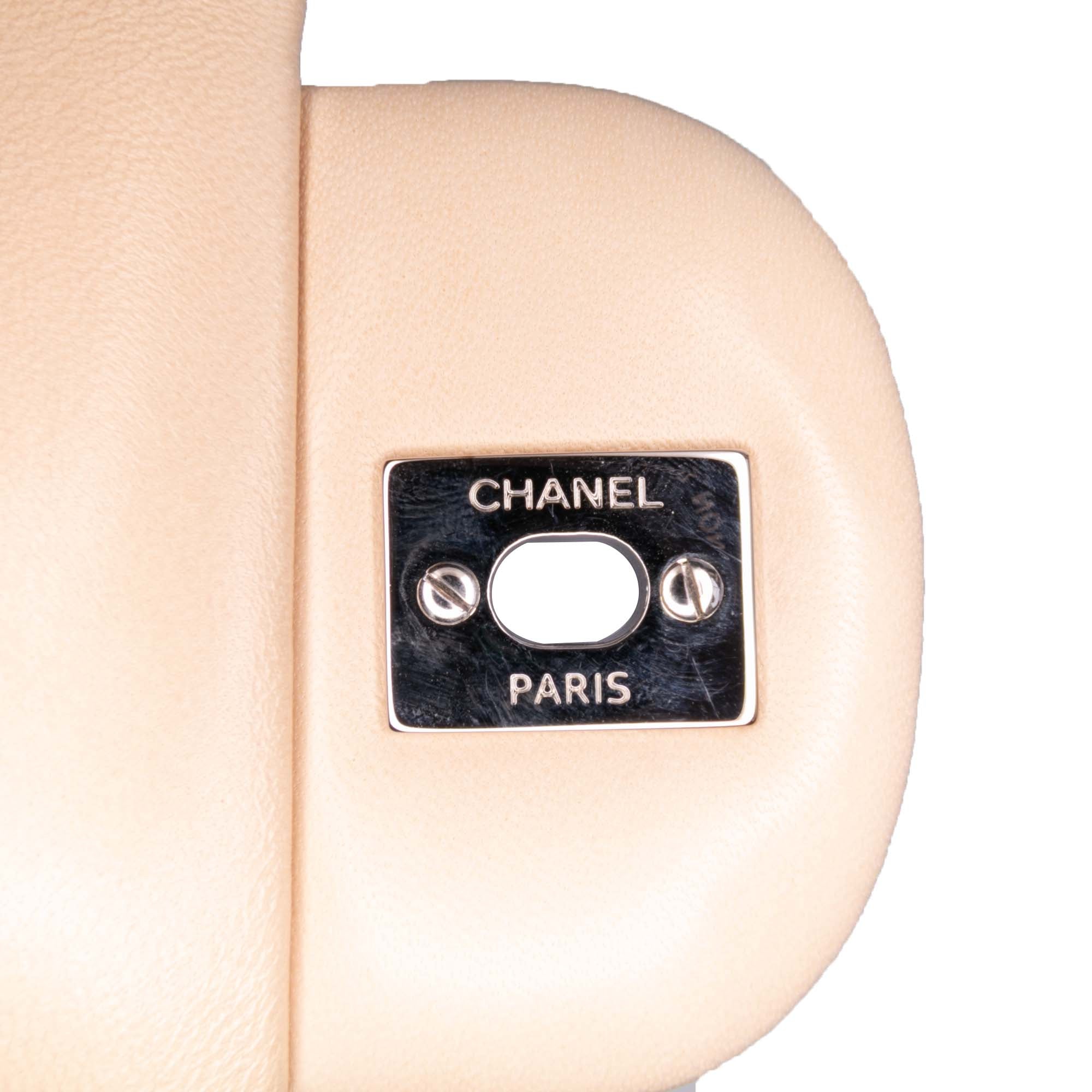Chanel Jumbo Classic Lambskin Double Flap - image 9