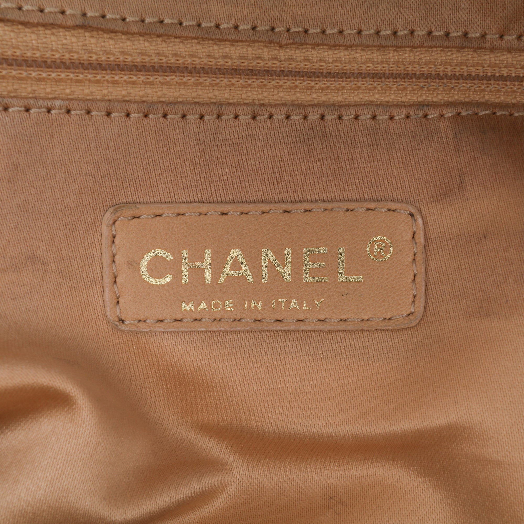 Chanel Calfskin Rodeo Drive Hobo - image 7
