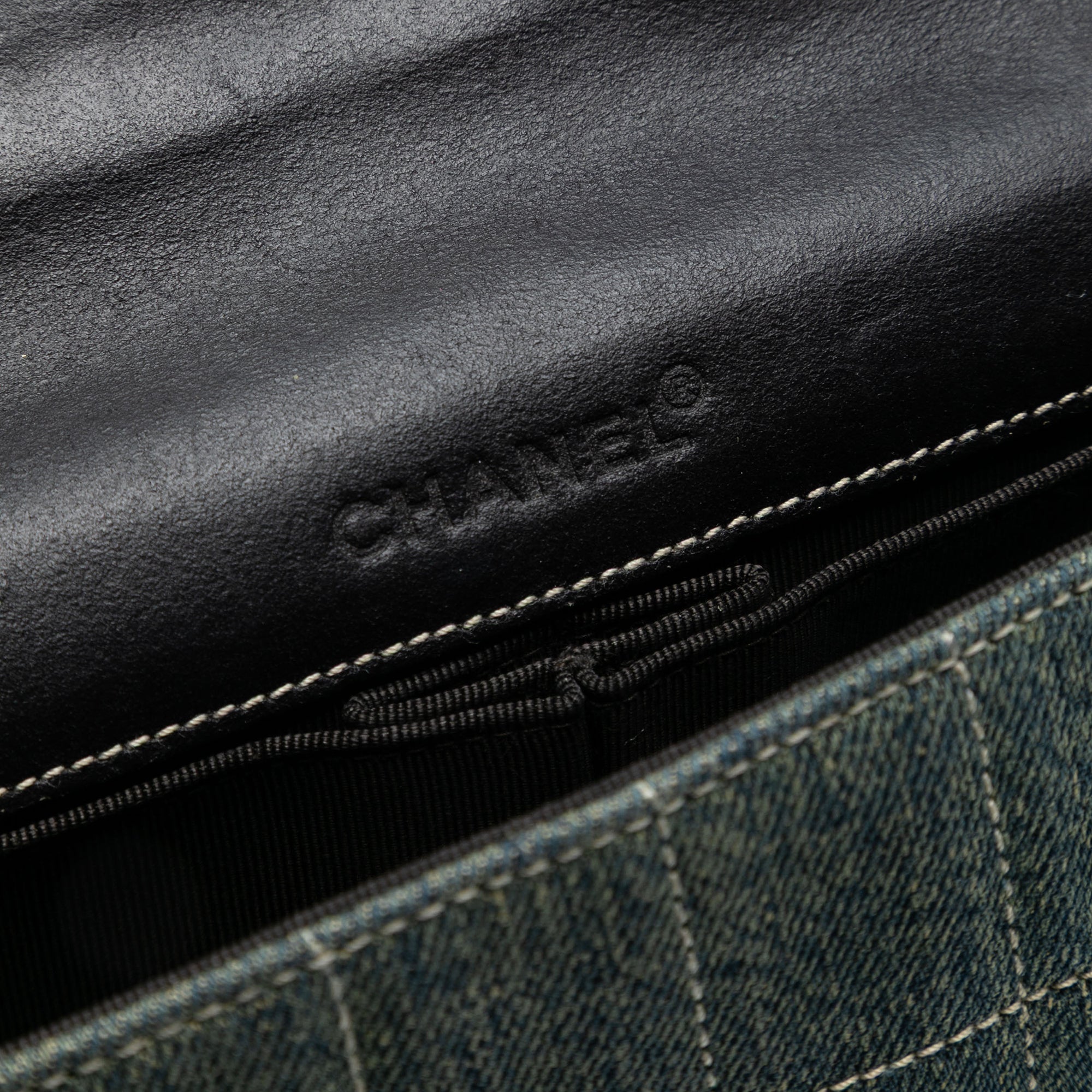Chanel CC Chocolate Bar Denim East West Flap - image 5