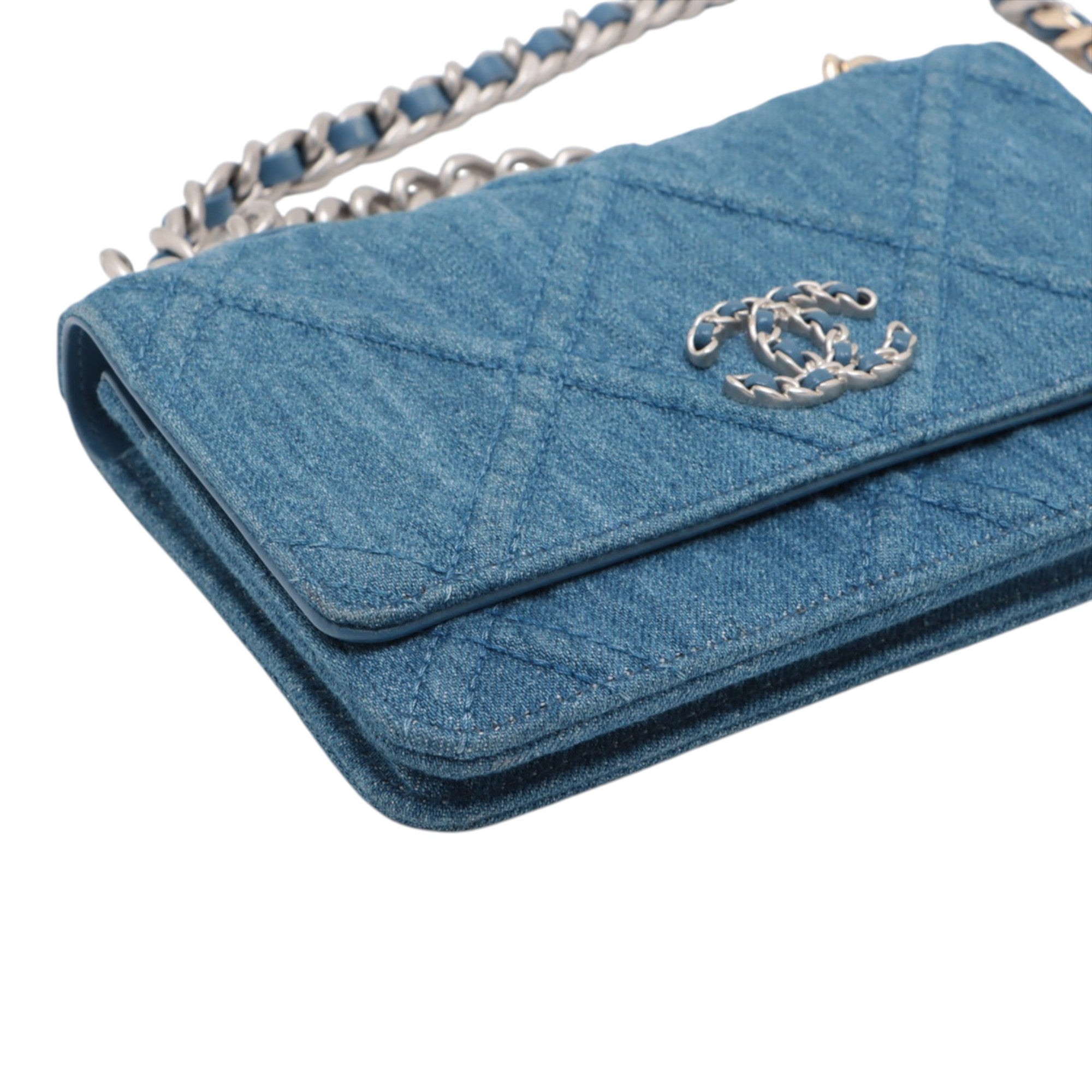 Chanel Denim 19 Flap Wallet On Chain - image 3