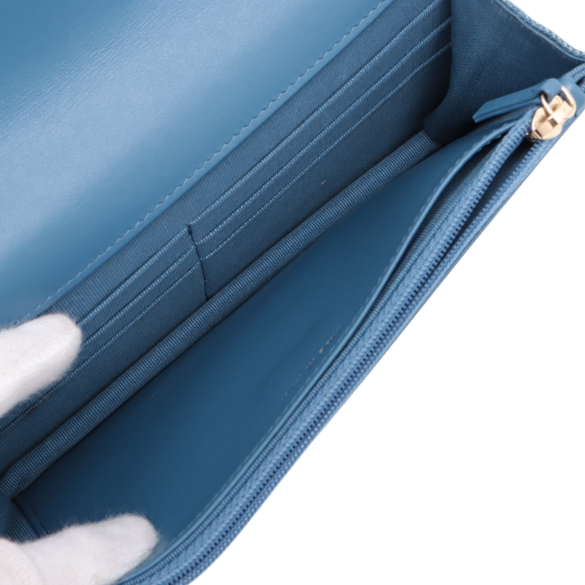 Chanel Denim 19 Flap Wallet On Chain - image 5