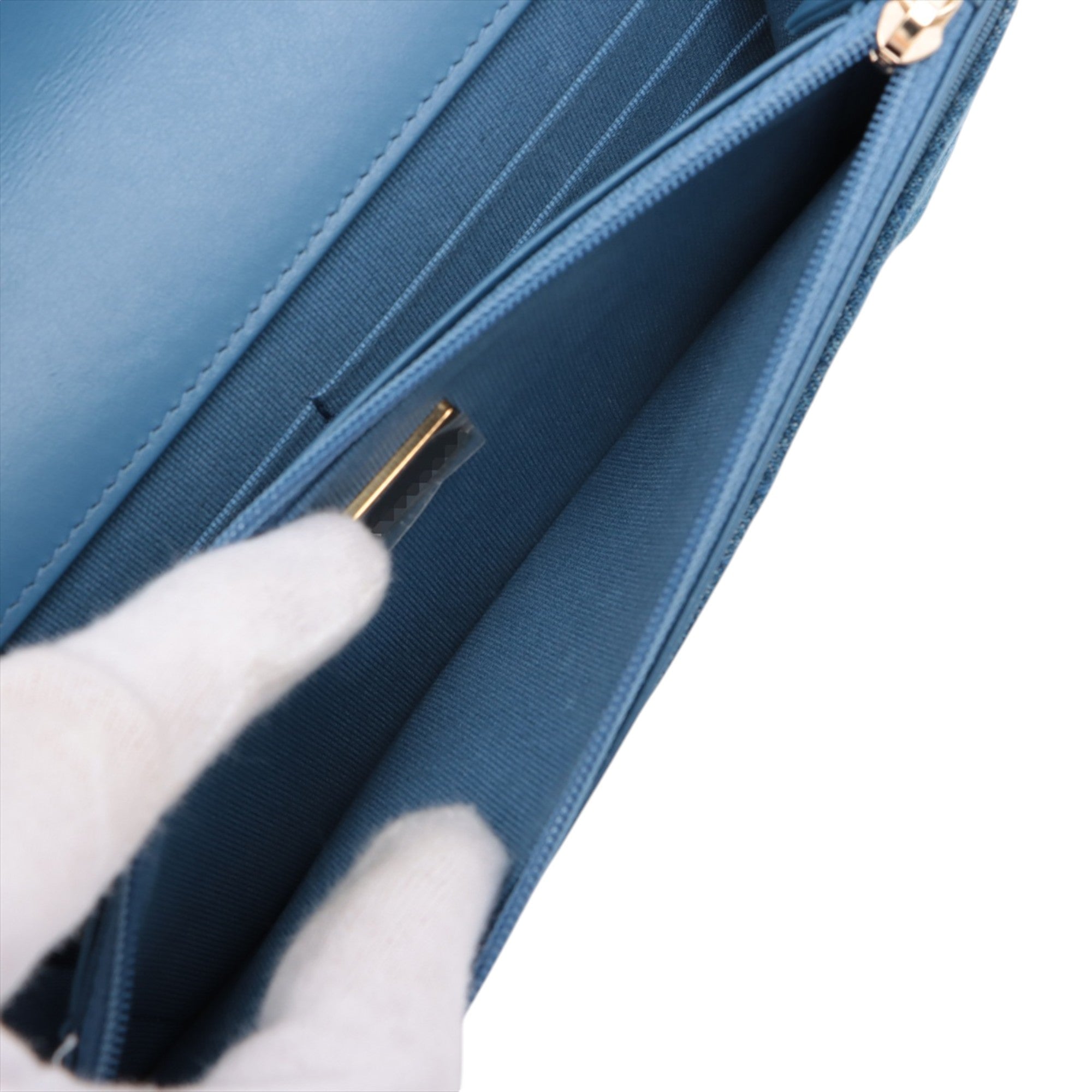 Chanel Denim 19 Flap Wallet On Chain - image 9