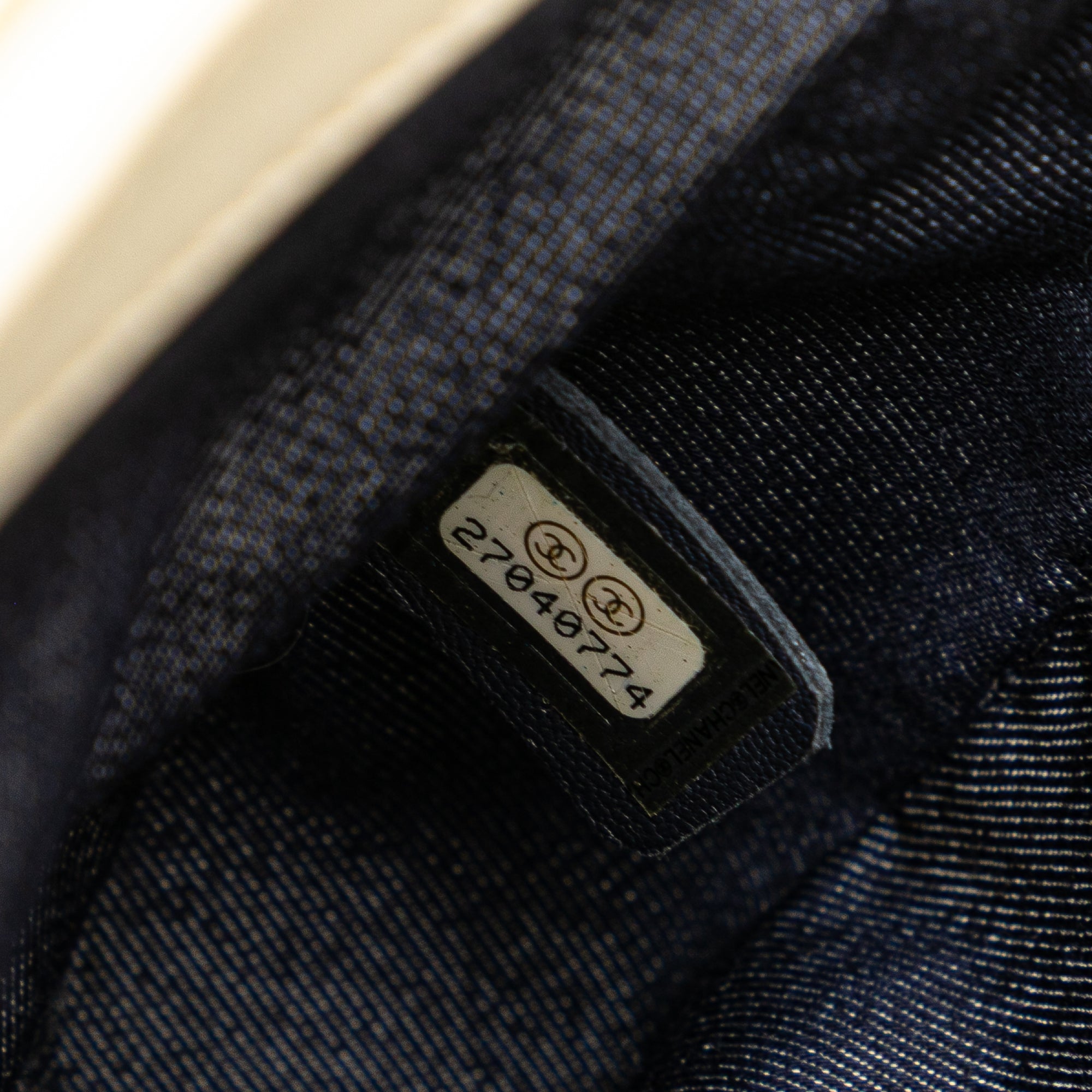 Chanel Crumpled Calfskin En Vogue Rope Flap - image 6