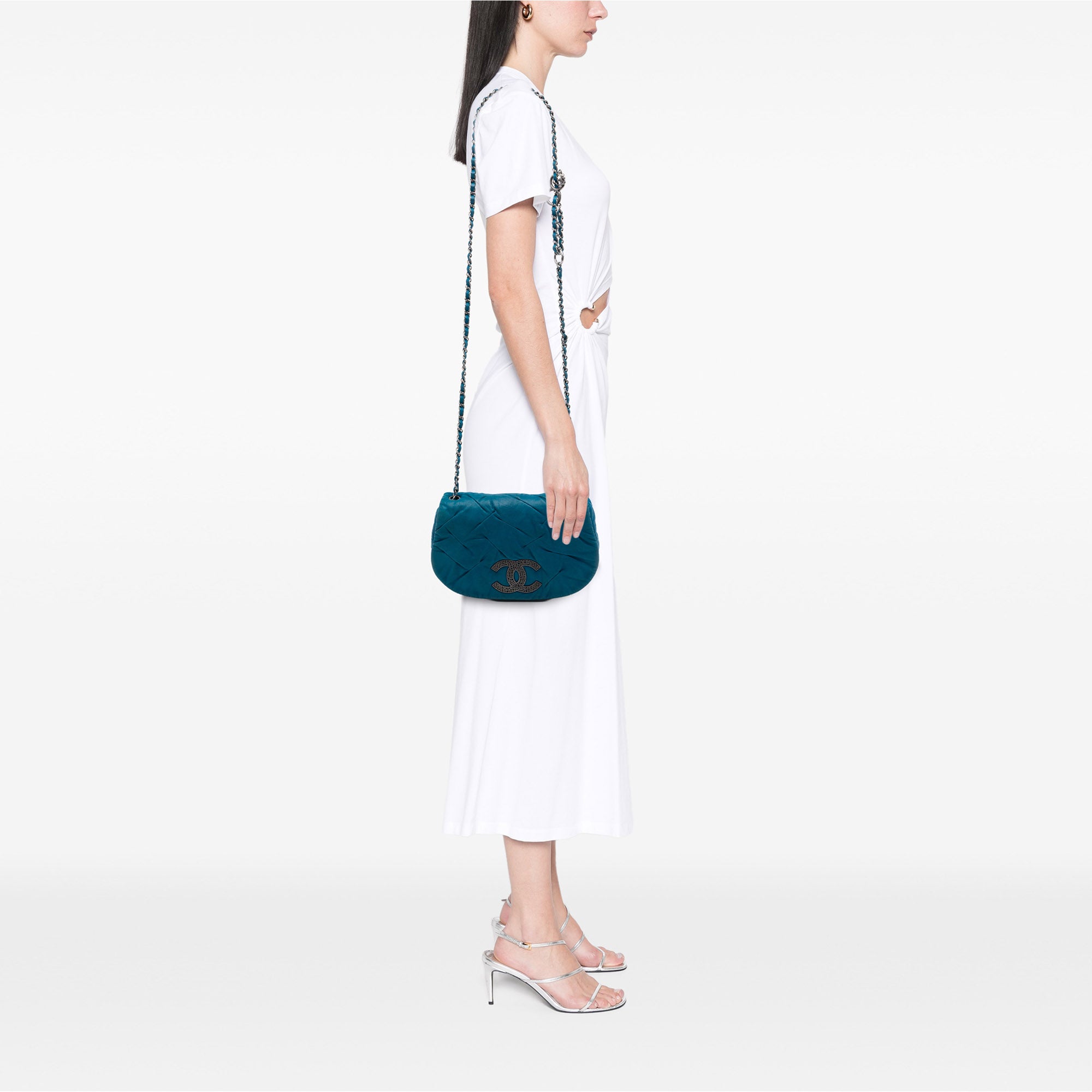 Chanel Iridescent Calfskin East Glint Flap - image 6