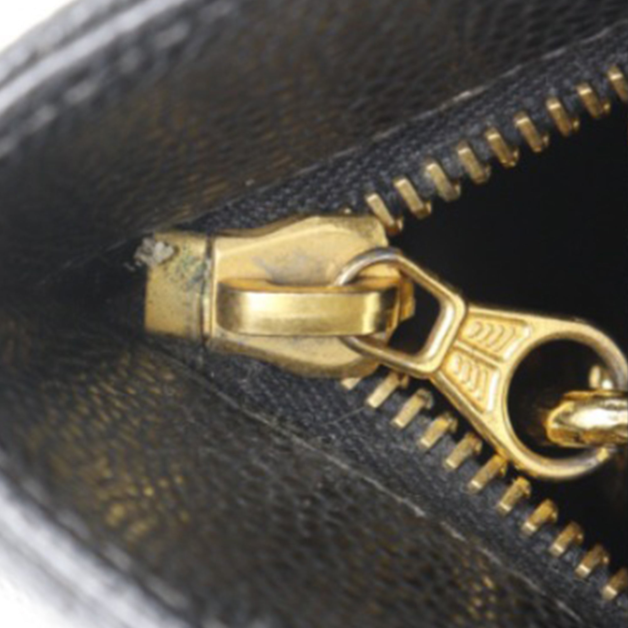 Chanel Caviar Medallion Tote - image 8