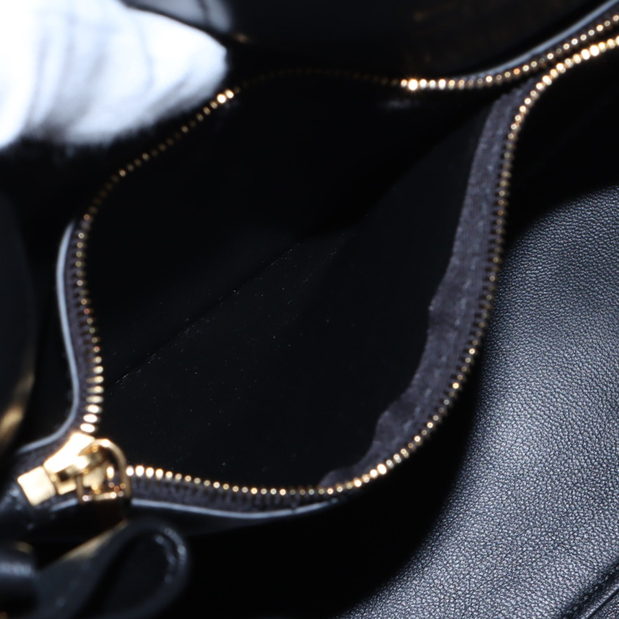 Balenciaga Medium Smooth Calfskin Bel Air Carry All Tote - image 6