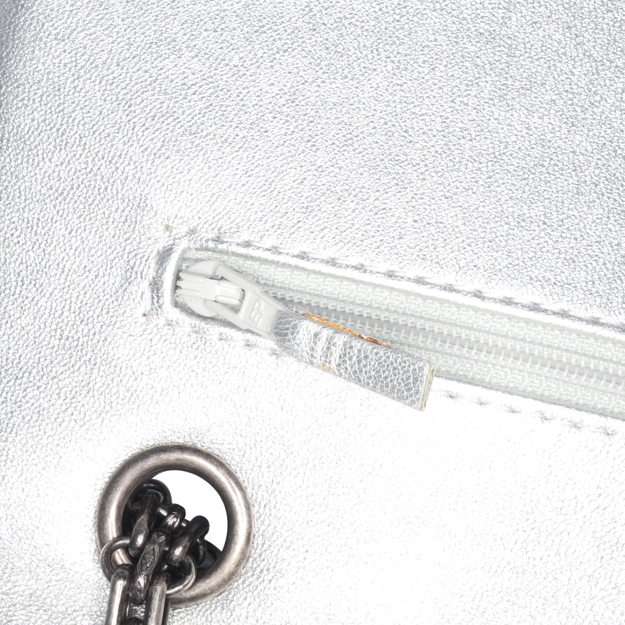 Chanel Reissue 2.55 Metallic Lambskin Double Flap 227 - image 7