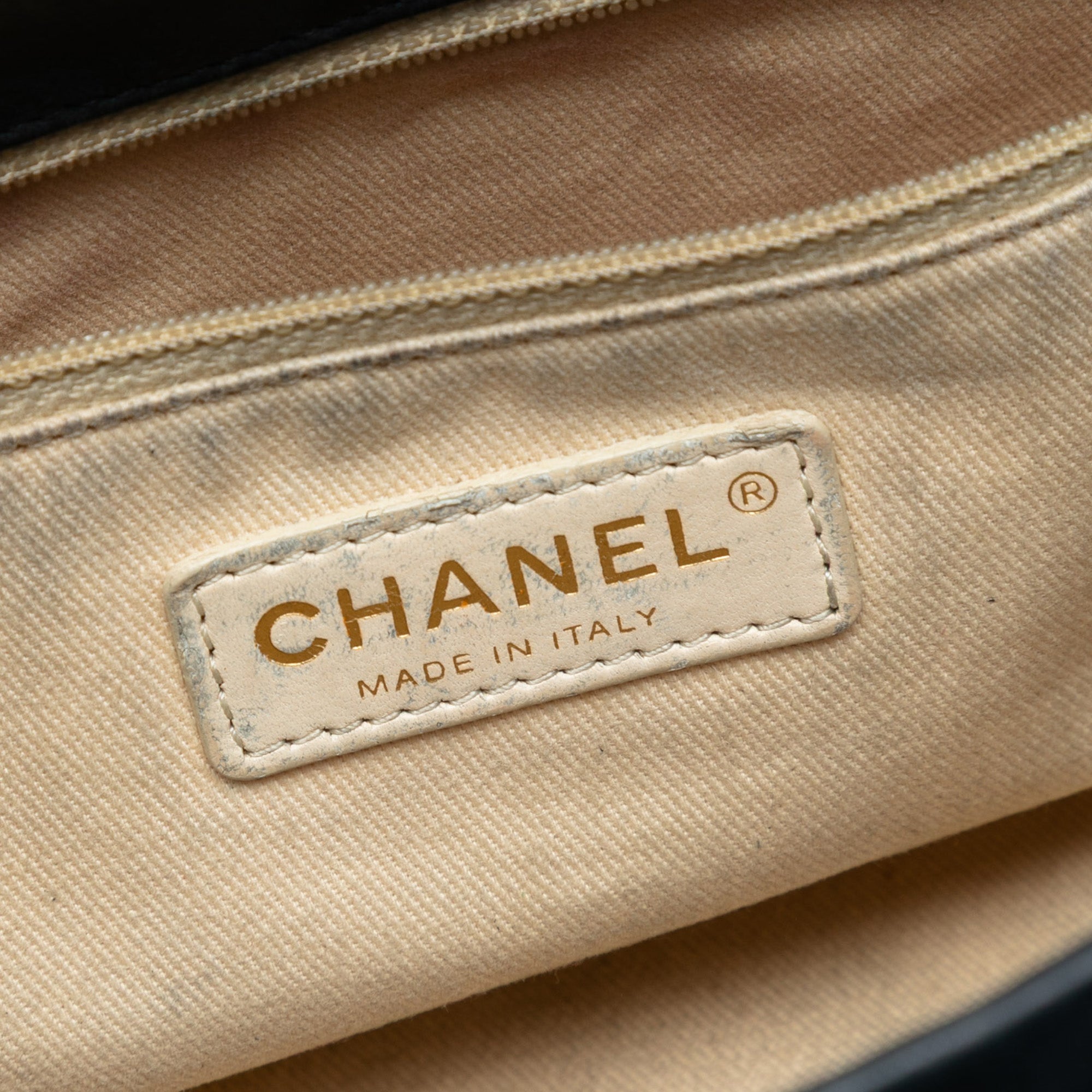 Chanel Large Aged Calfskin Chic Quilt Flap - image 5