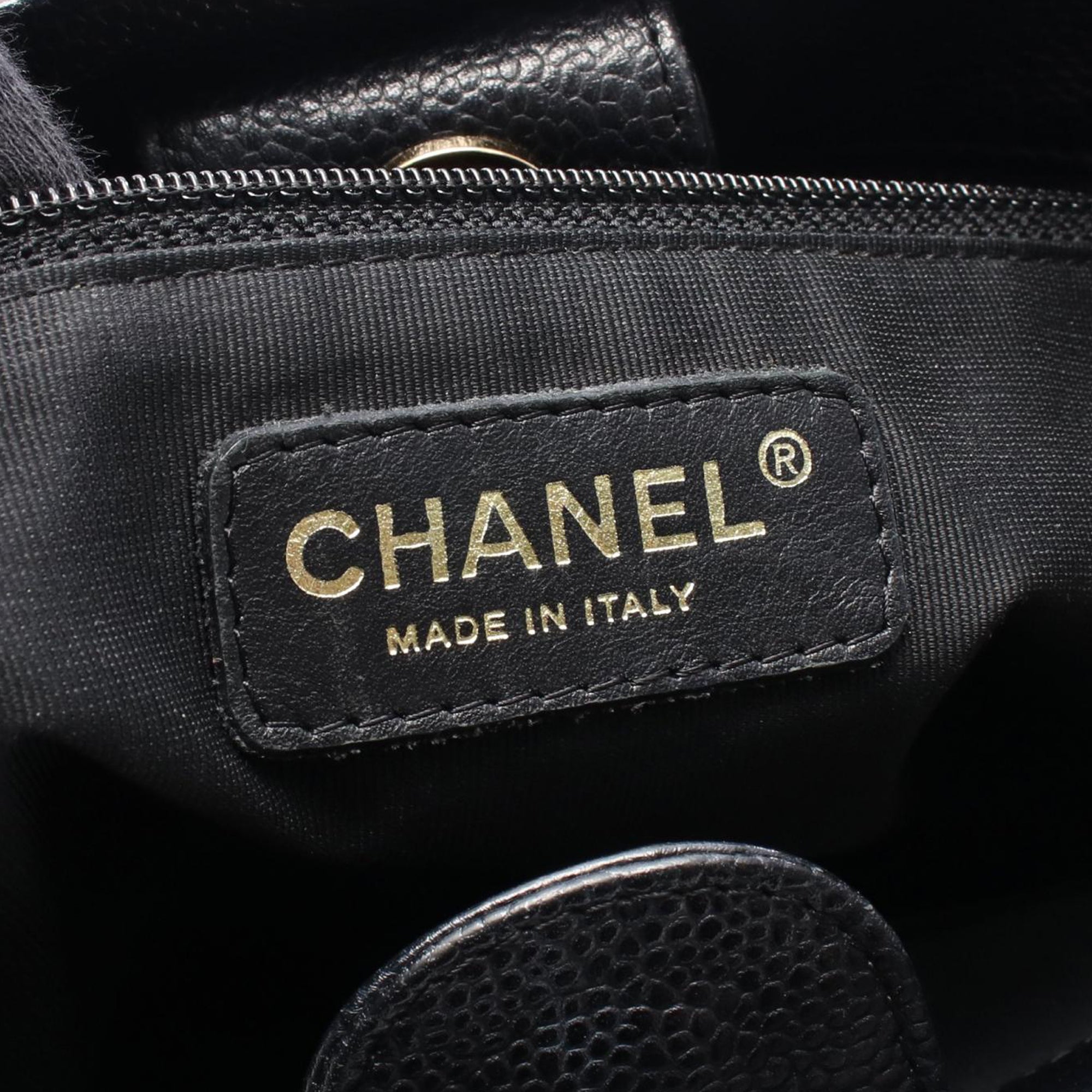 Chanel Caviar Petite Shopping Tote - image 5
