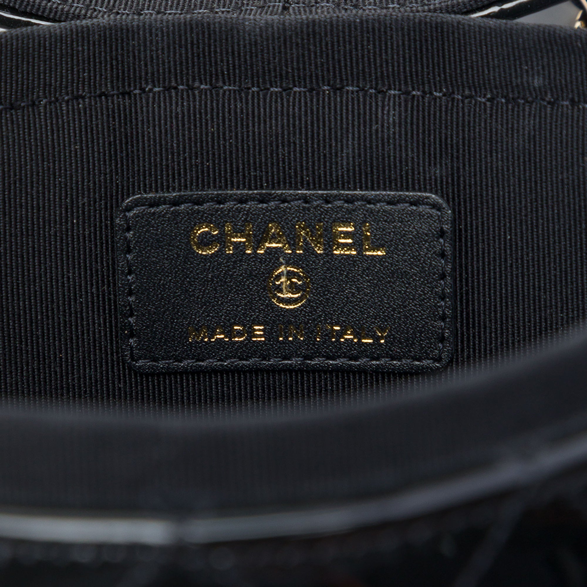 Chanel CC Quilted Patent Round Vanity Clutch With Chain - image 5