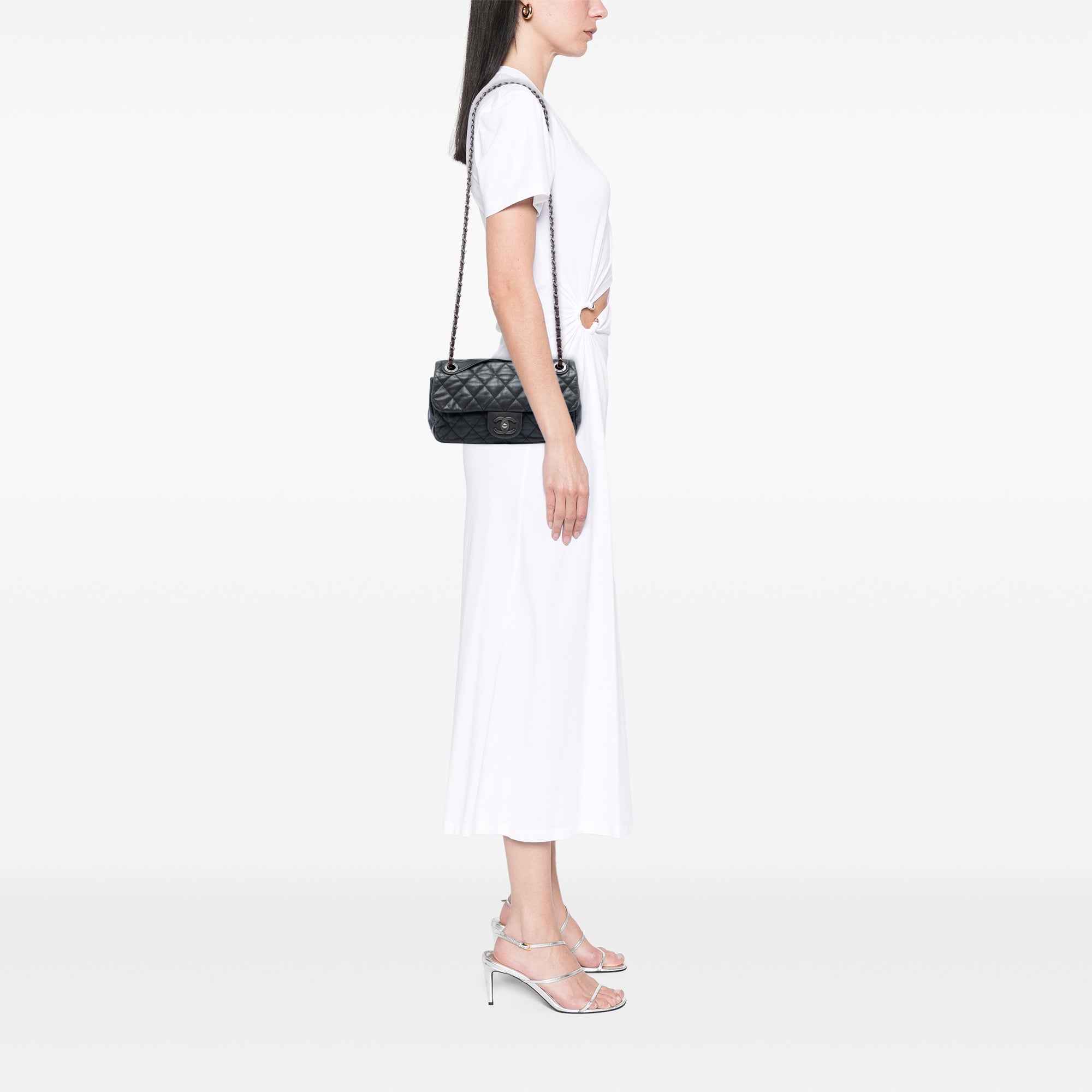 Chanel Medium Iridescent Calfskin In The Mix Flap - image 5