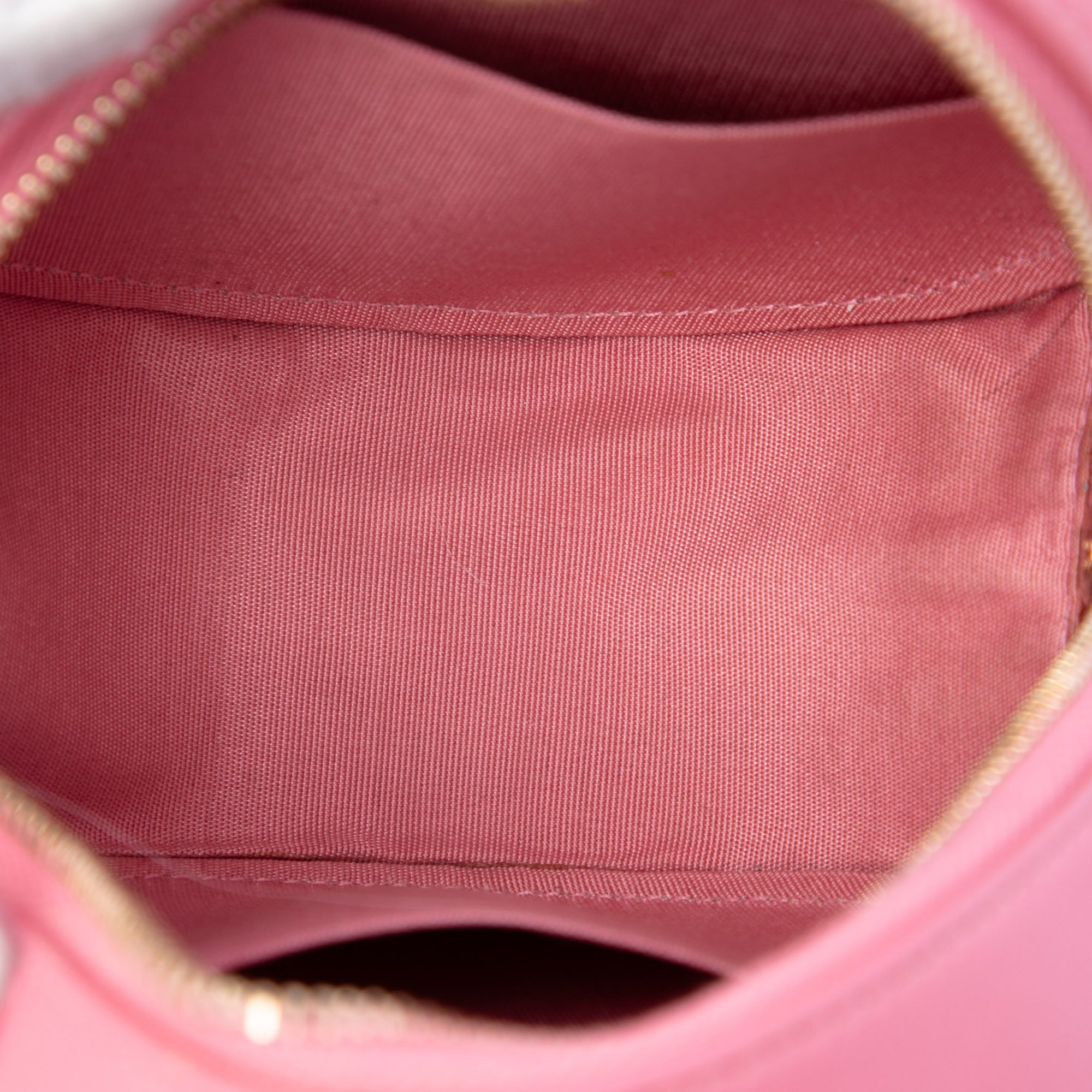 Chanel Quilted Lambskin Round Pearl Clutch with Chain - image 4