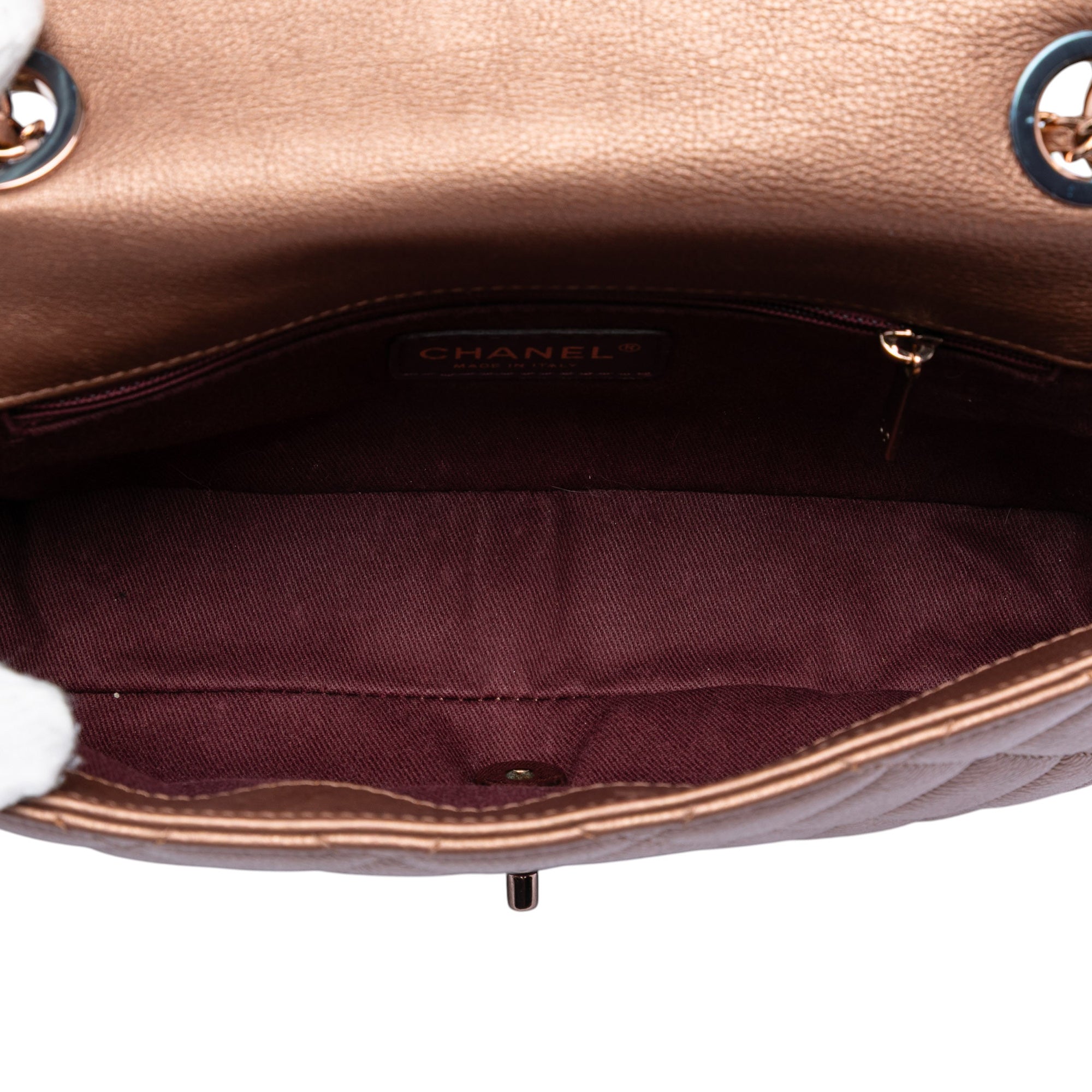 Chanel Medium Iridescent Quilted Goatskin CC Eyelet Flap - image 4